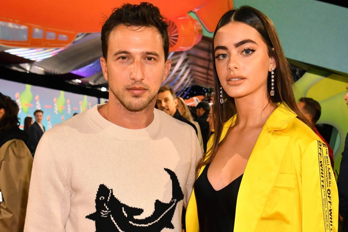 Len gap ban gai giua dai dich, con trai ty phu My bi Israel truc xuat hinh anh