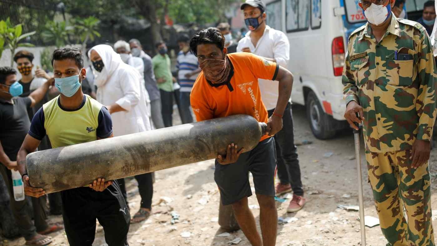 Suzuki, Honda, Toyota dong cua nha may, nhuong oxy cuu nguoi hinh anh