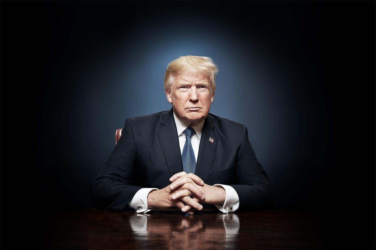 Forbes: Cong ty cua ong Donald Trump thu 2,4 ty USD tu 2017 den 2020 hinh anh