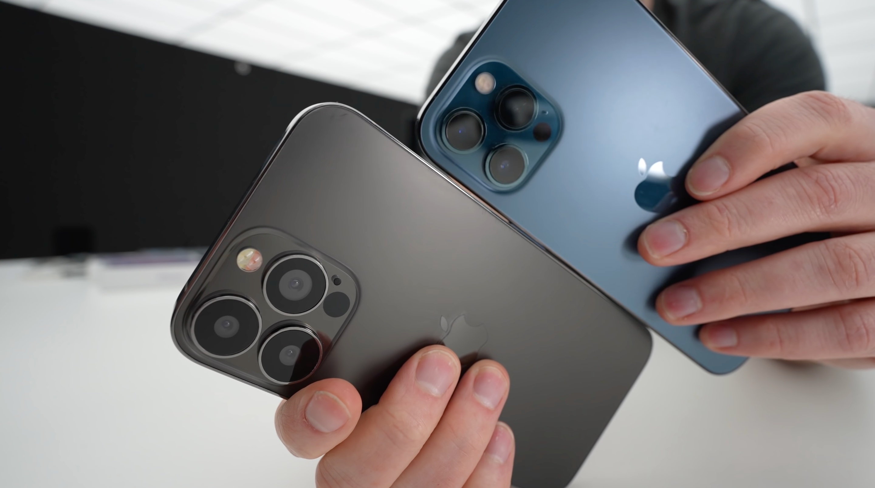 Qua nhieu don hang iPhone 13, Foxconn khong du cong nhan de lam hinh anh