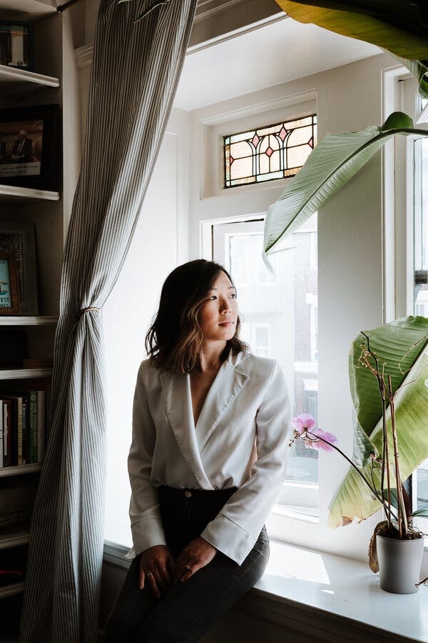 Elizabeth Holmes anh 3