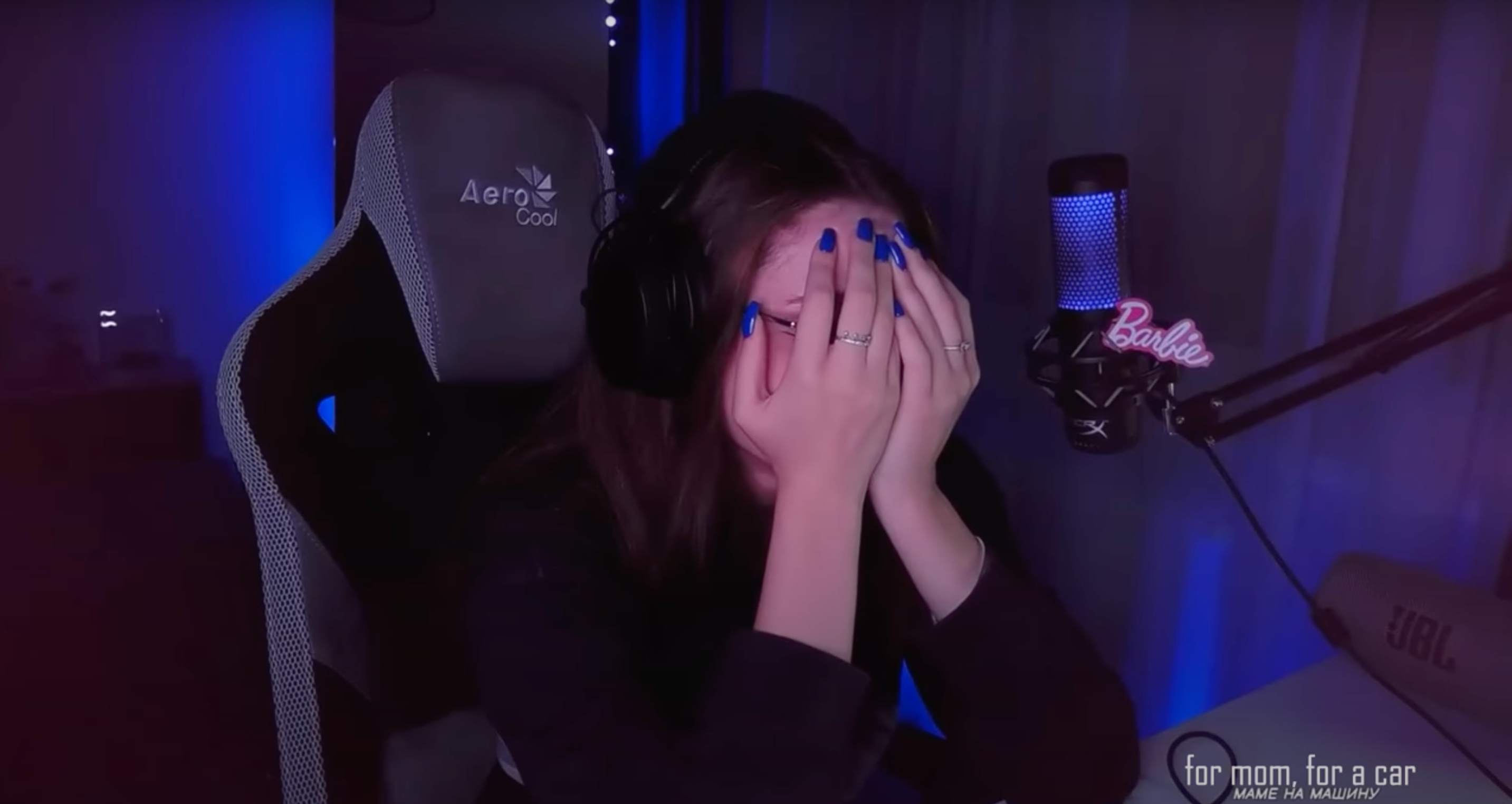 Game thu chi gan 83.000 USD tang nu streamer hinh anh