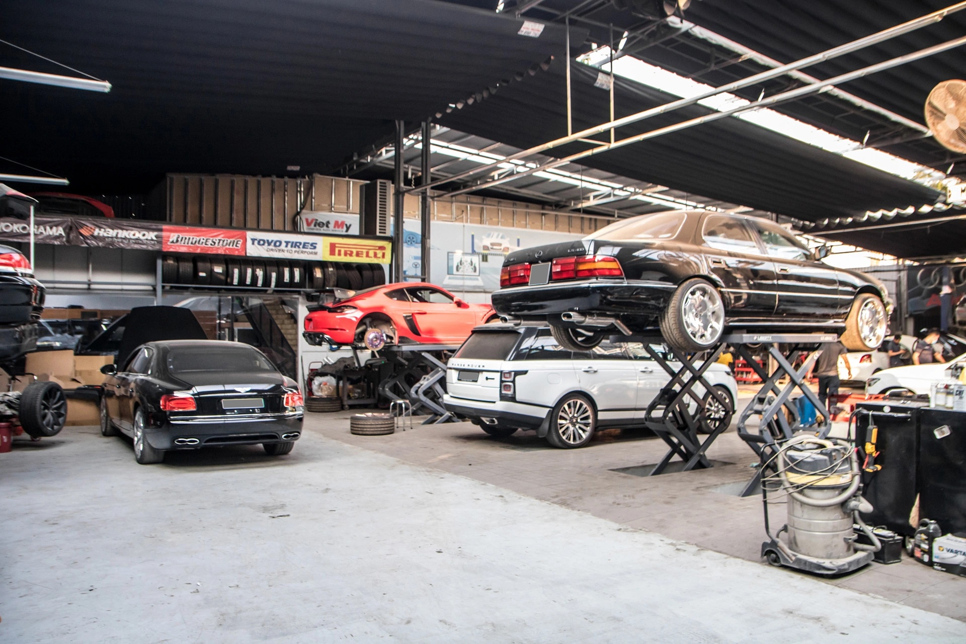 cho thue sieu xe anh 2