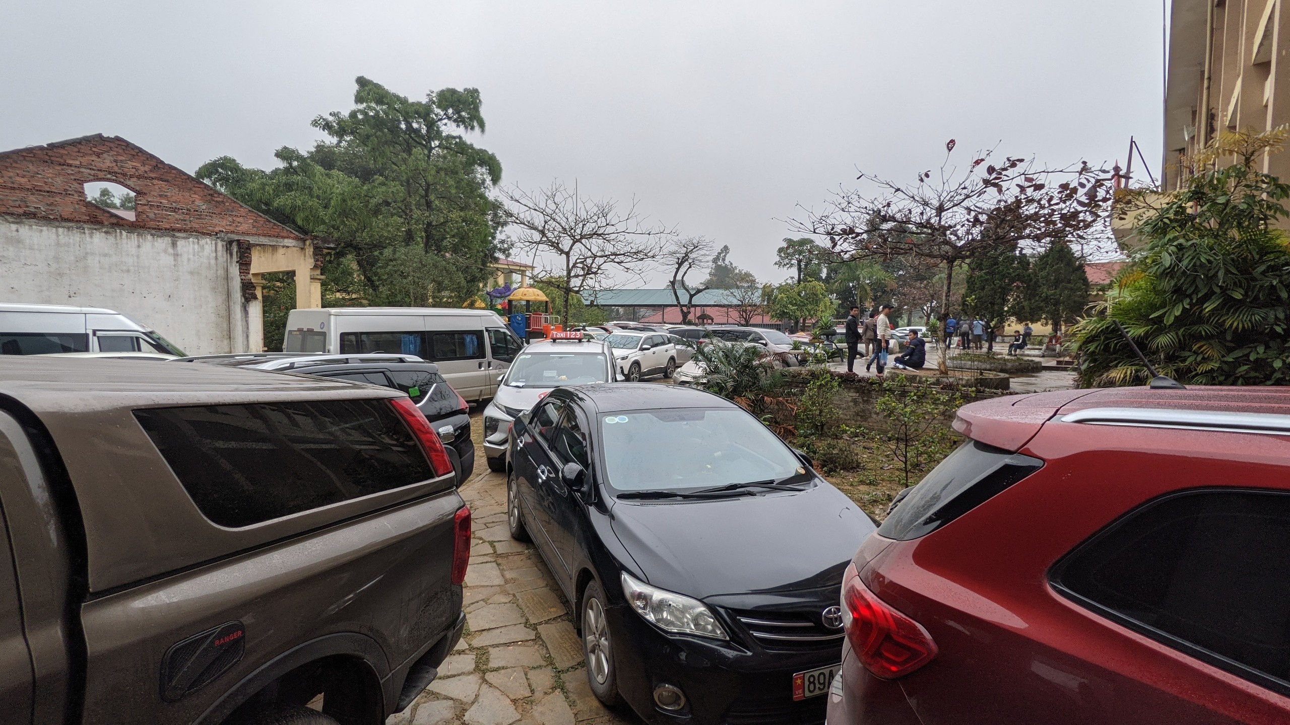 150.000 dong/luot giu xe tai cac le hoi hinh anh