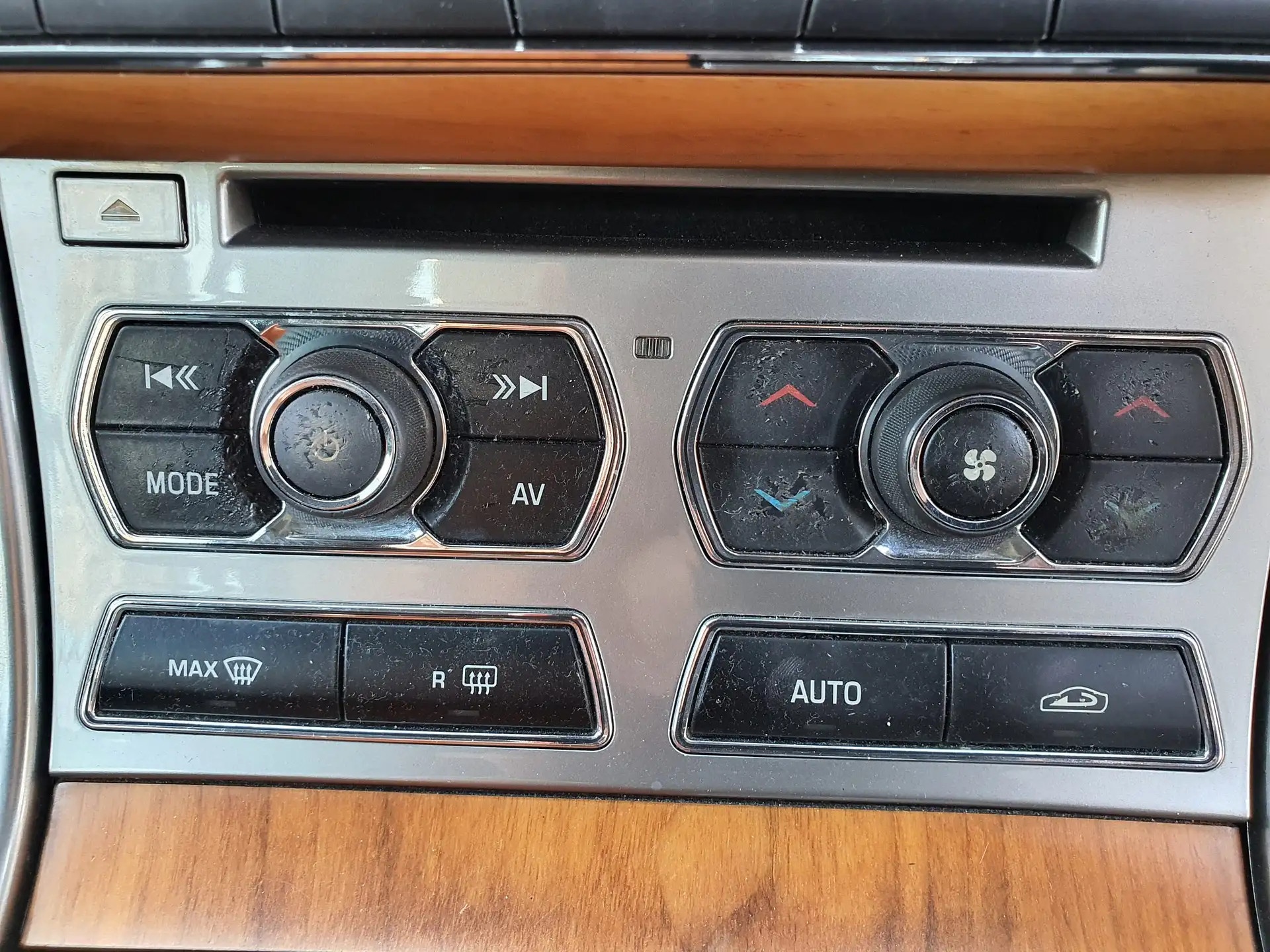 Bao duong sieu xe anh 1