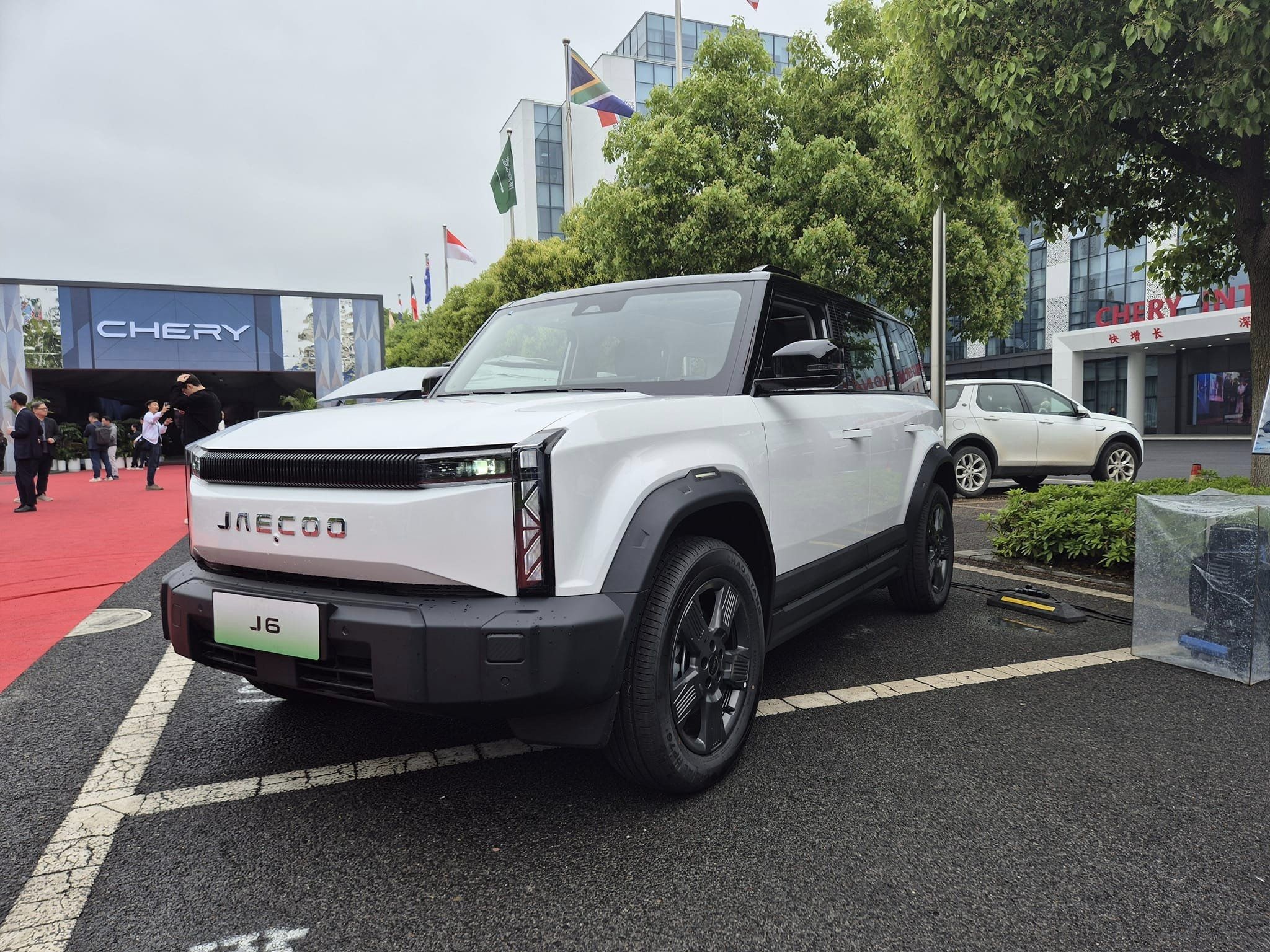 Xem truoc Jaecoo J6, SUV off-road thuan dien sap cap ben Viet Nam hinh anh