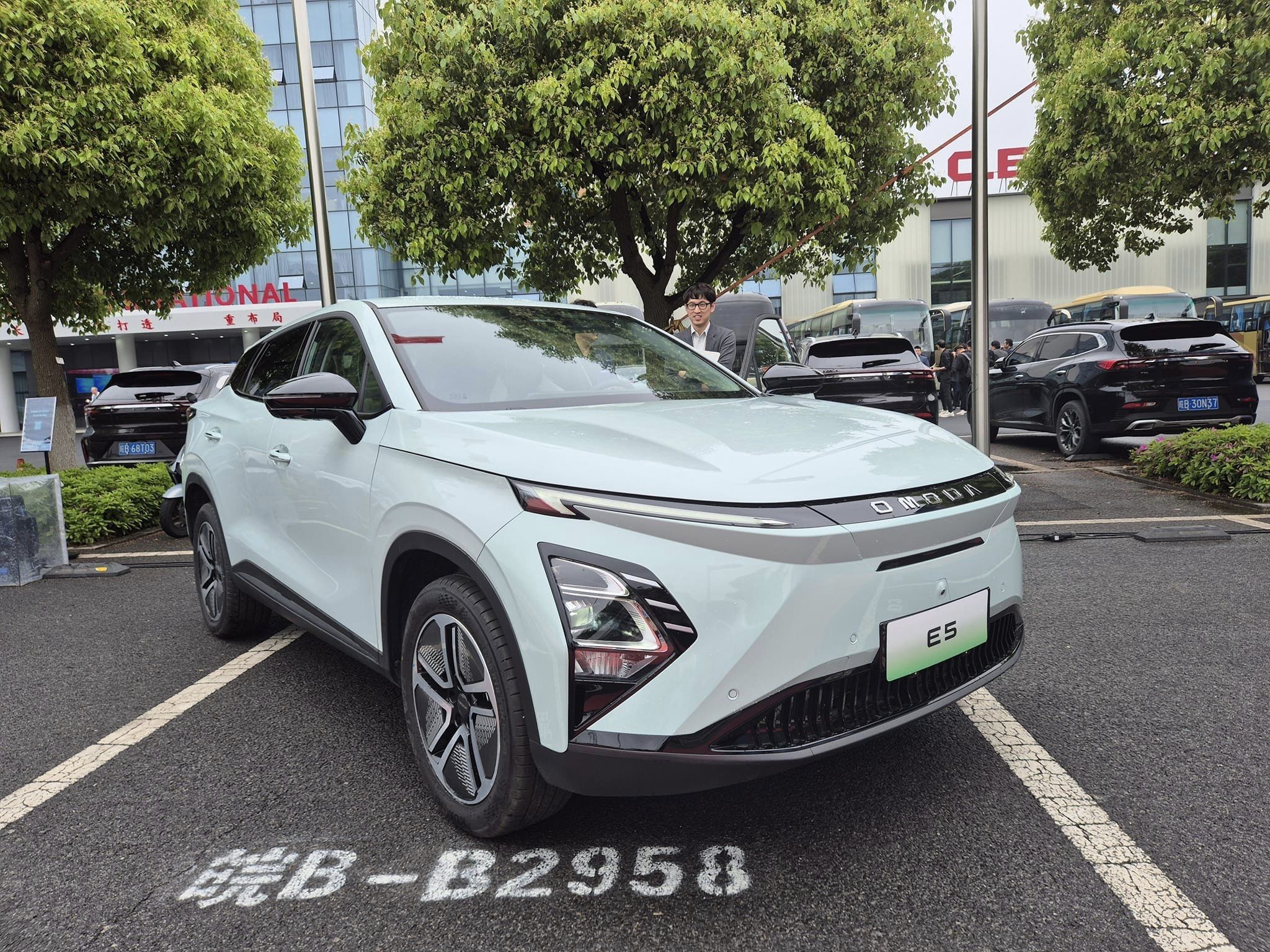 Chi tiet Omoda E5, SUV dien se ve Viet Nam cuoi nam nay hinh anh