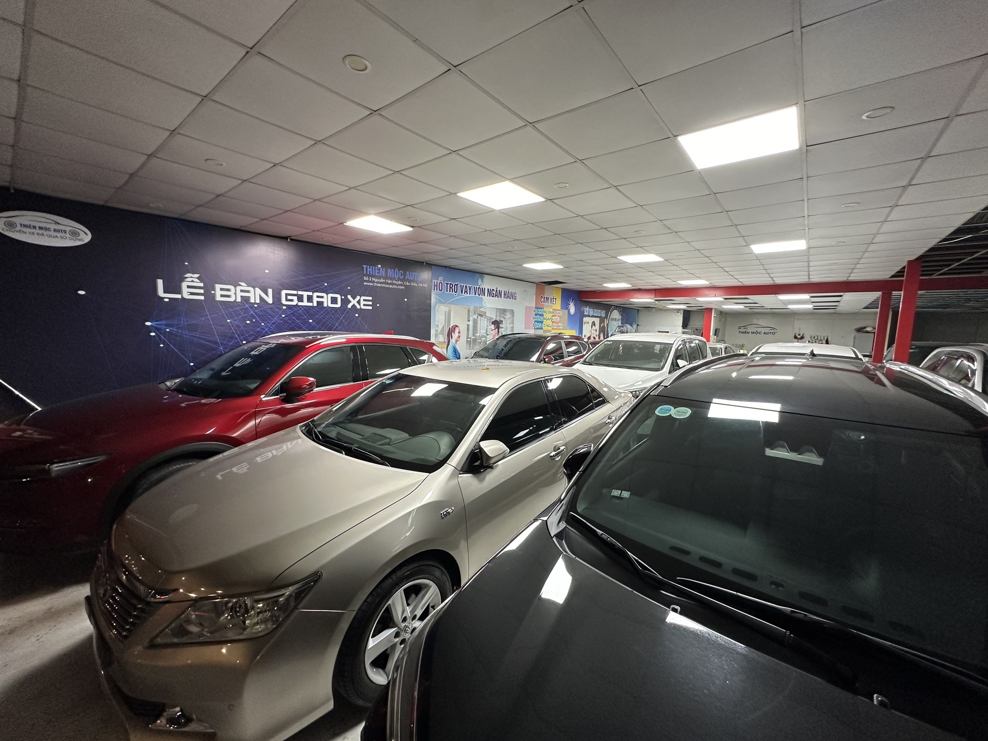 Mua gia oto cham day, xe 'luot' con dat hon xe moi hinh anh