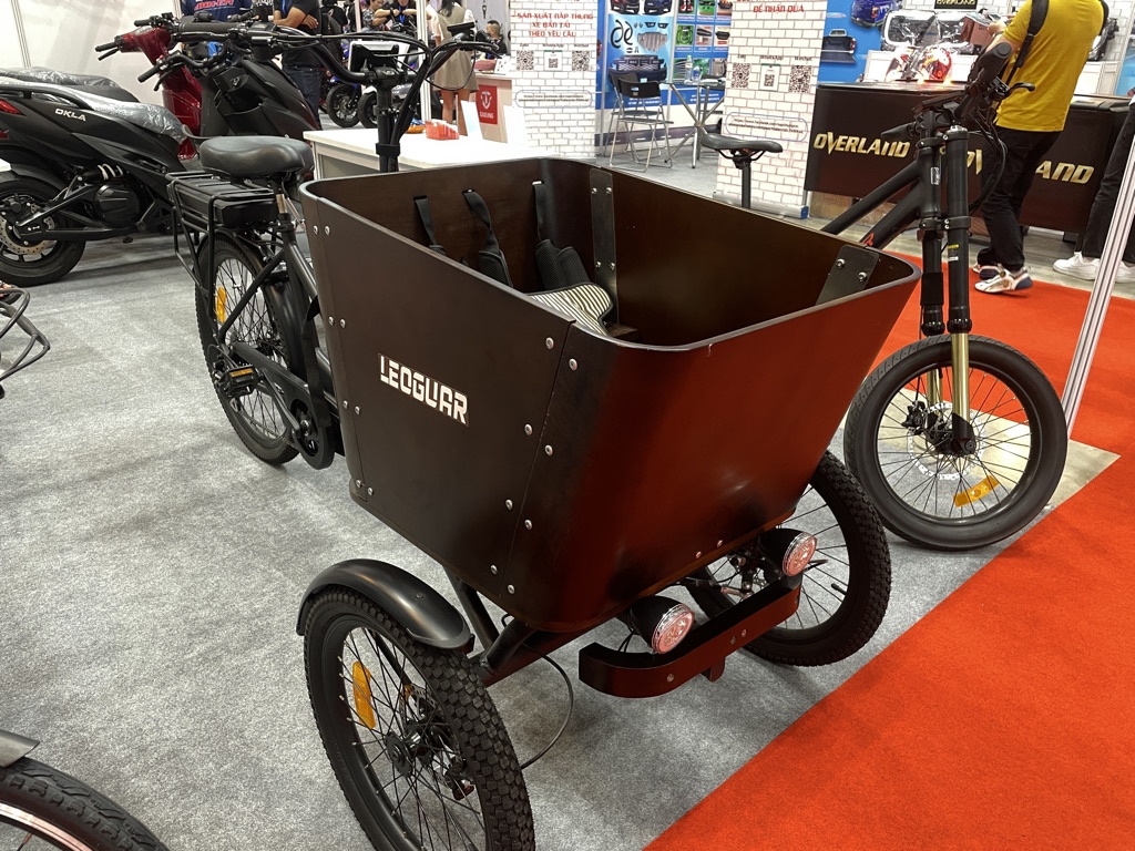 trien lam oto anh 14