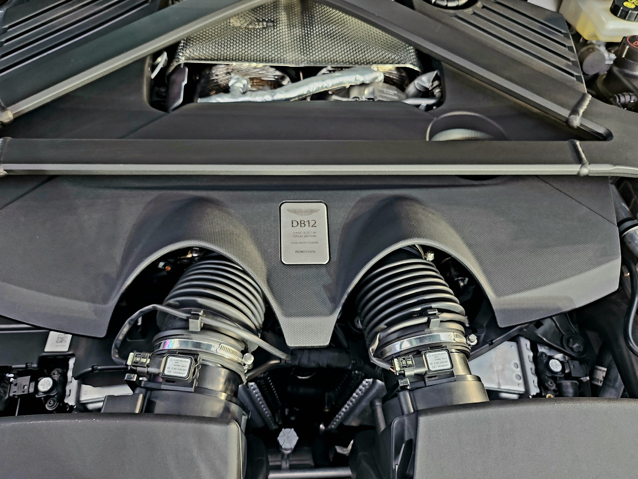 Aston Martin DB12 ảnh 7 Aston Martin DB12 anh 7