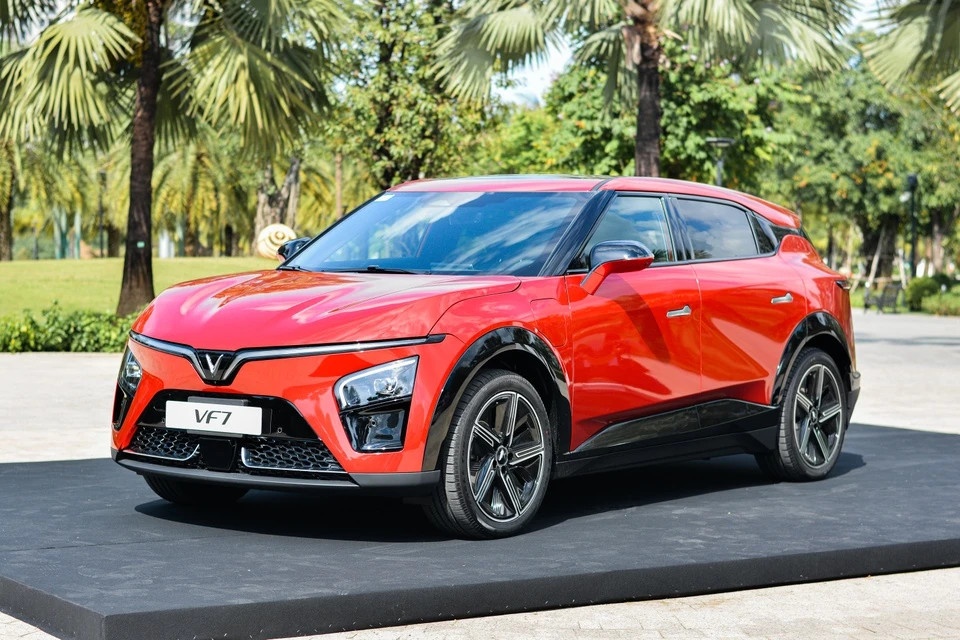 VinFast VF 7 anh 1
