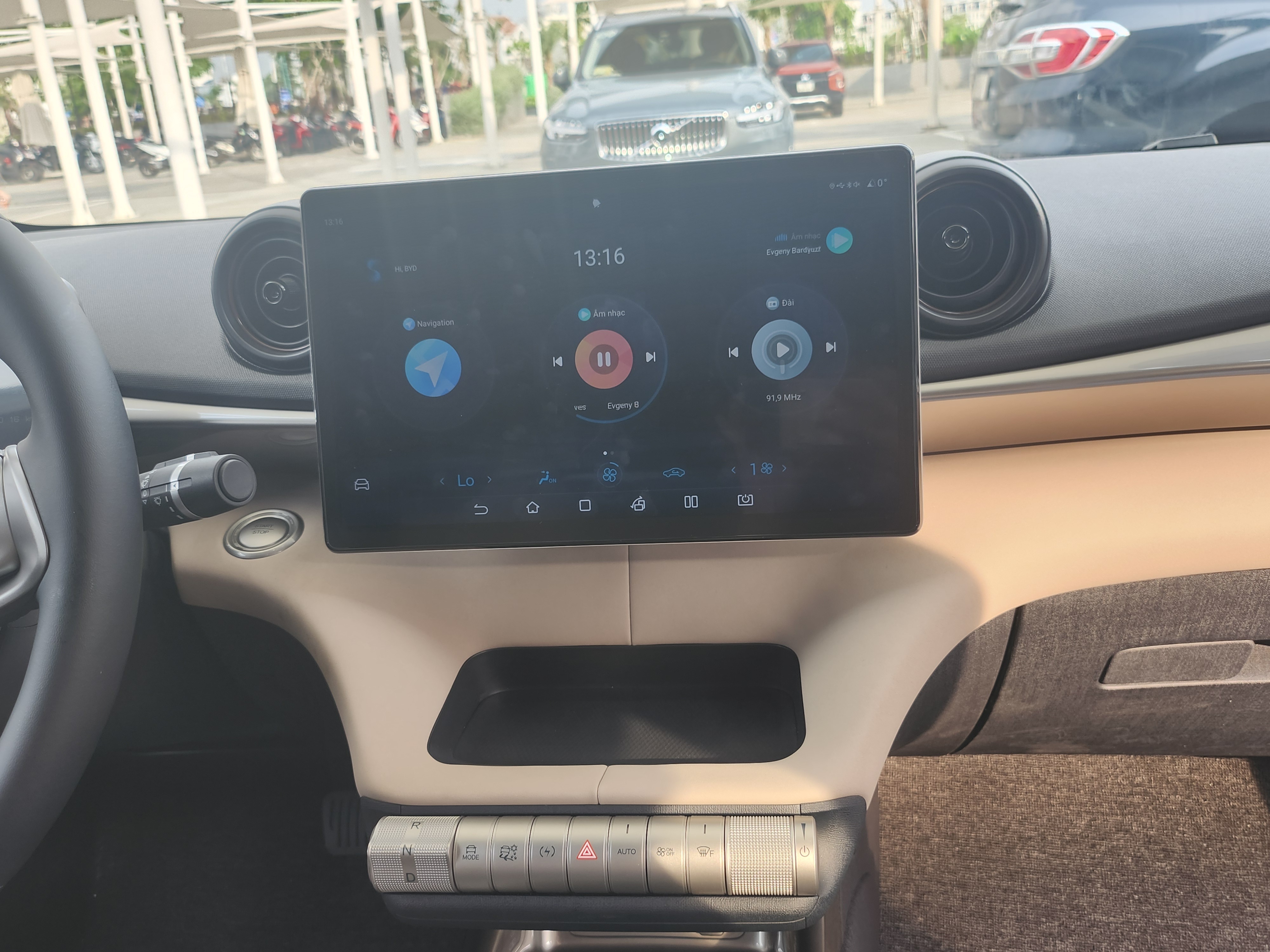 BYD Dolphin giá ảnh 4 BYD Dolphin gia anh 4