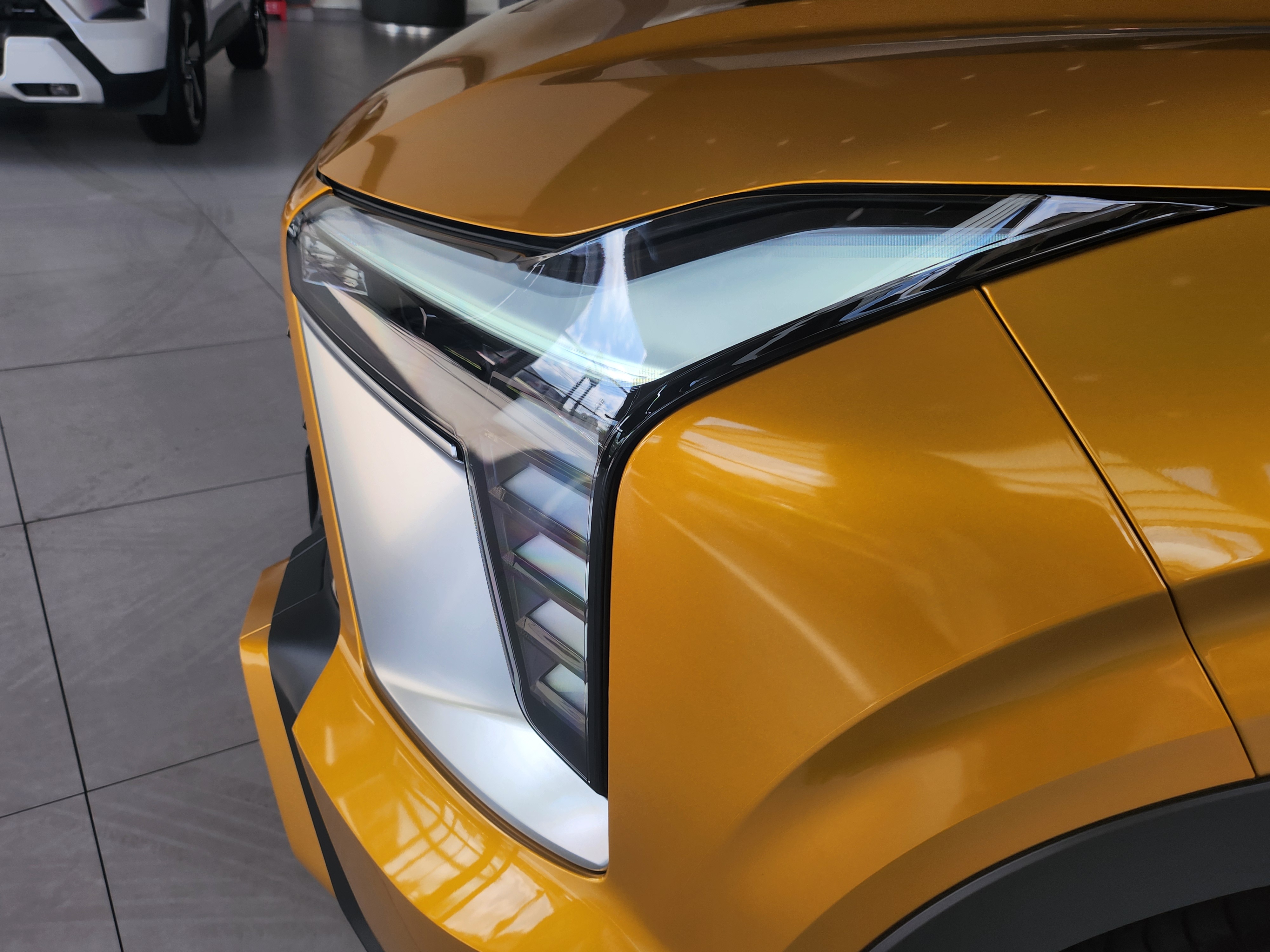 Mitsubishi Xforce anh 2