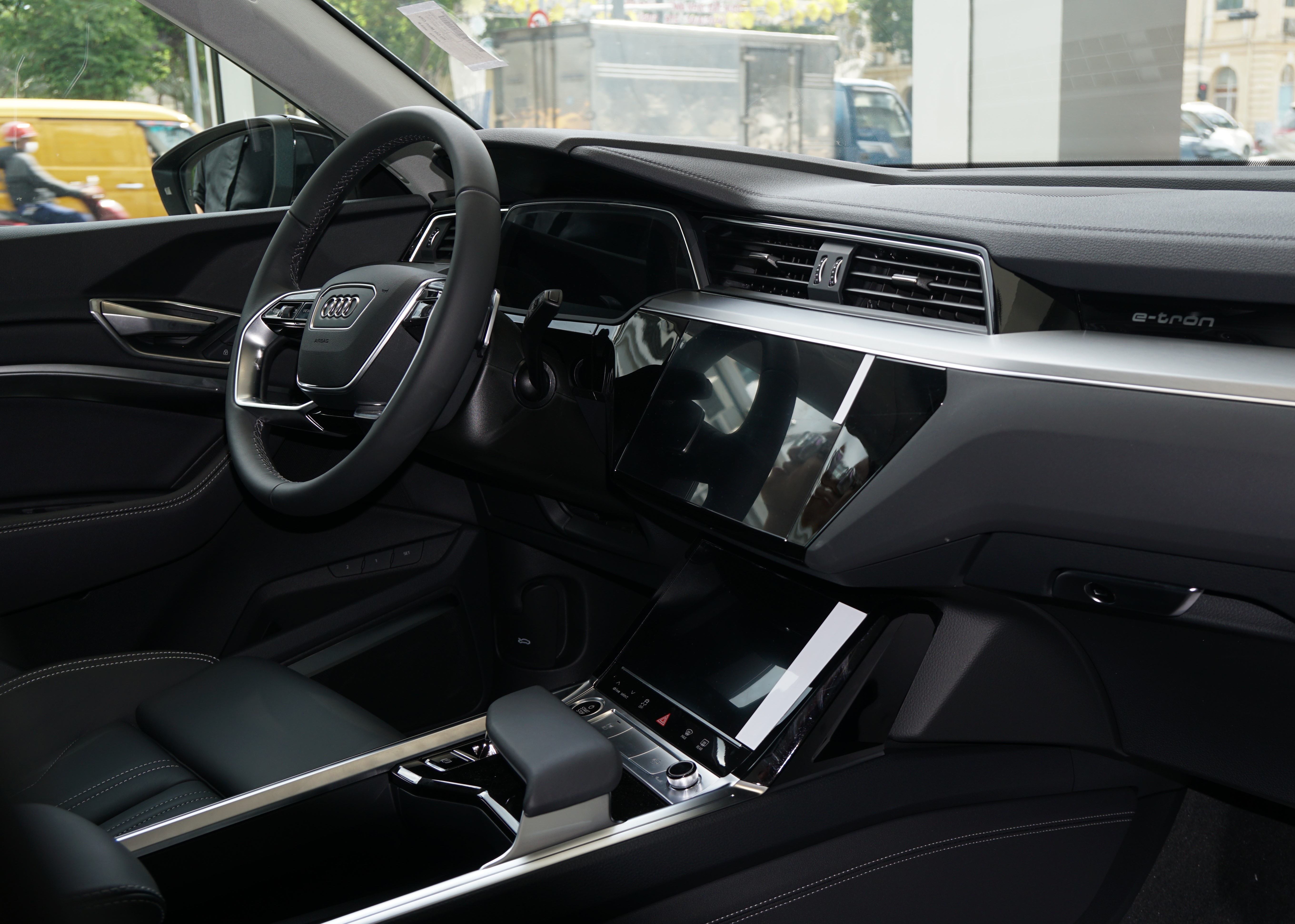 Audi Q8 e-tron anh 10