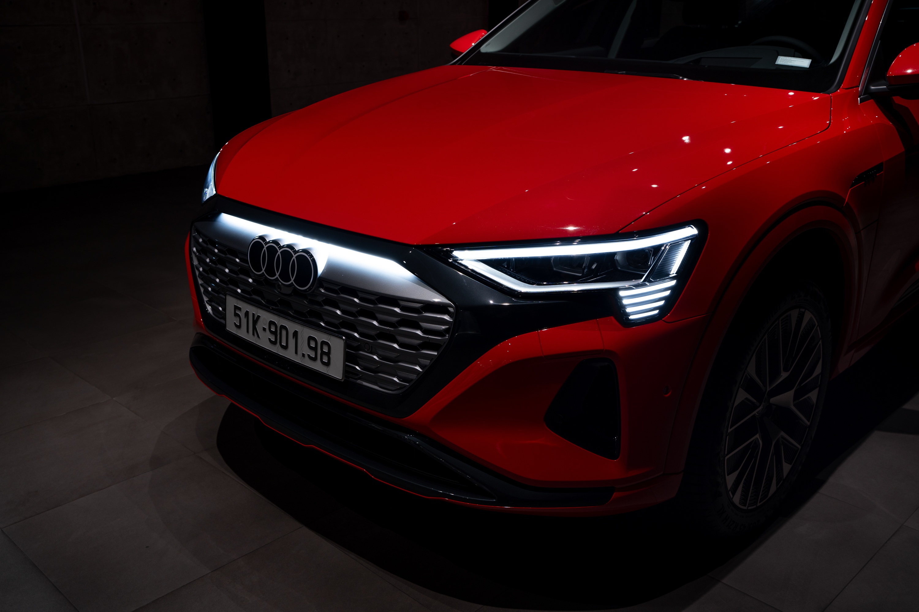 Mercedes-Benz - BMW - Audi ai sẽ soán ngôi năm nay
