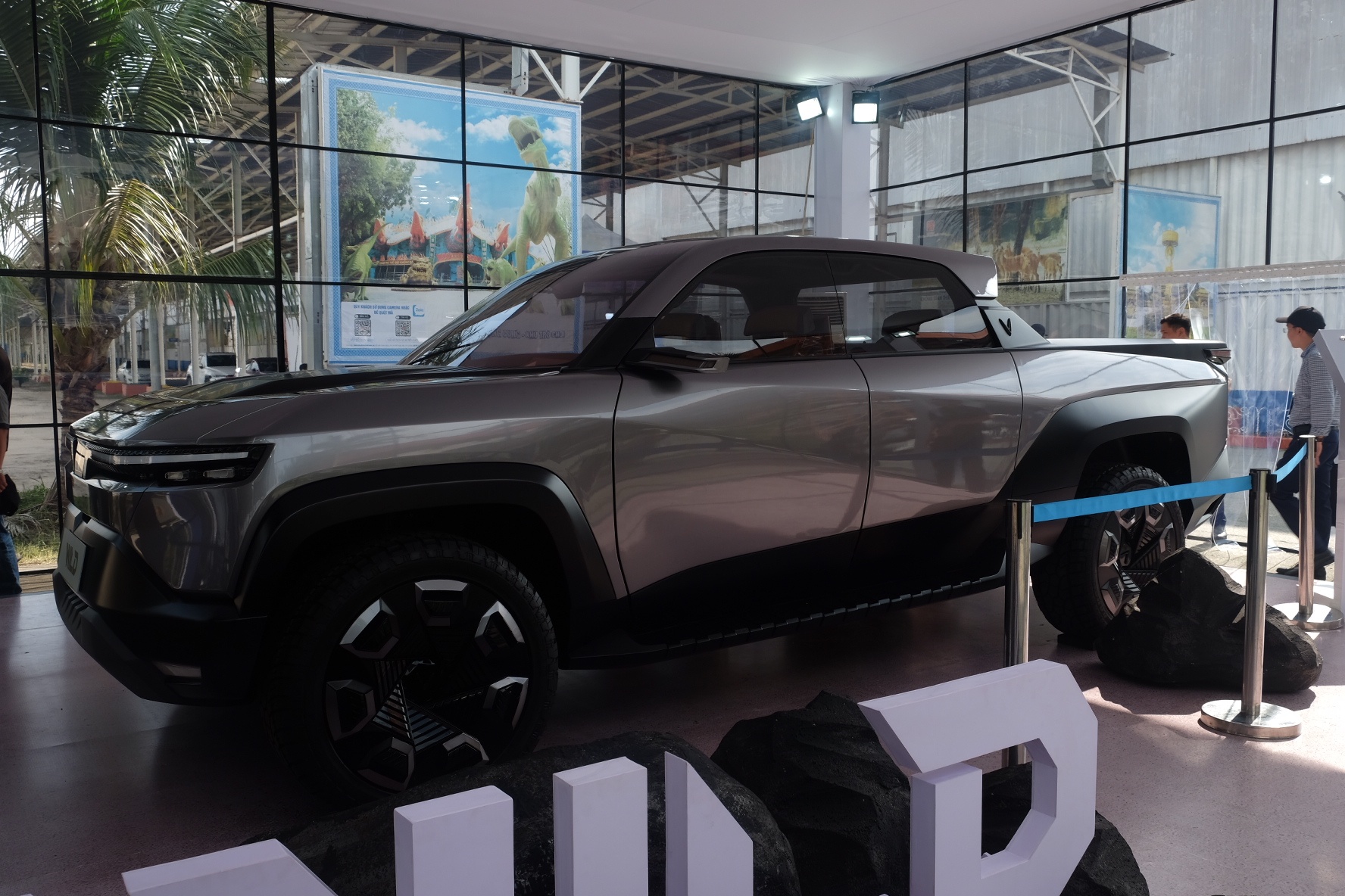 quay lai voi xe xang anh 5