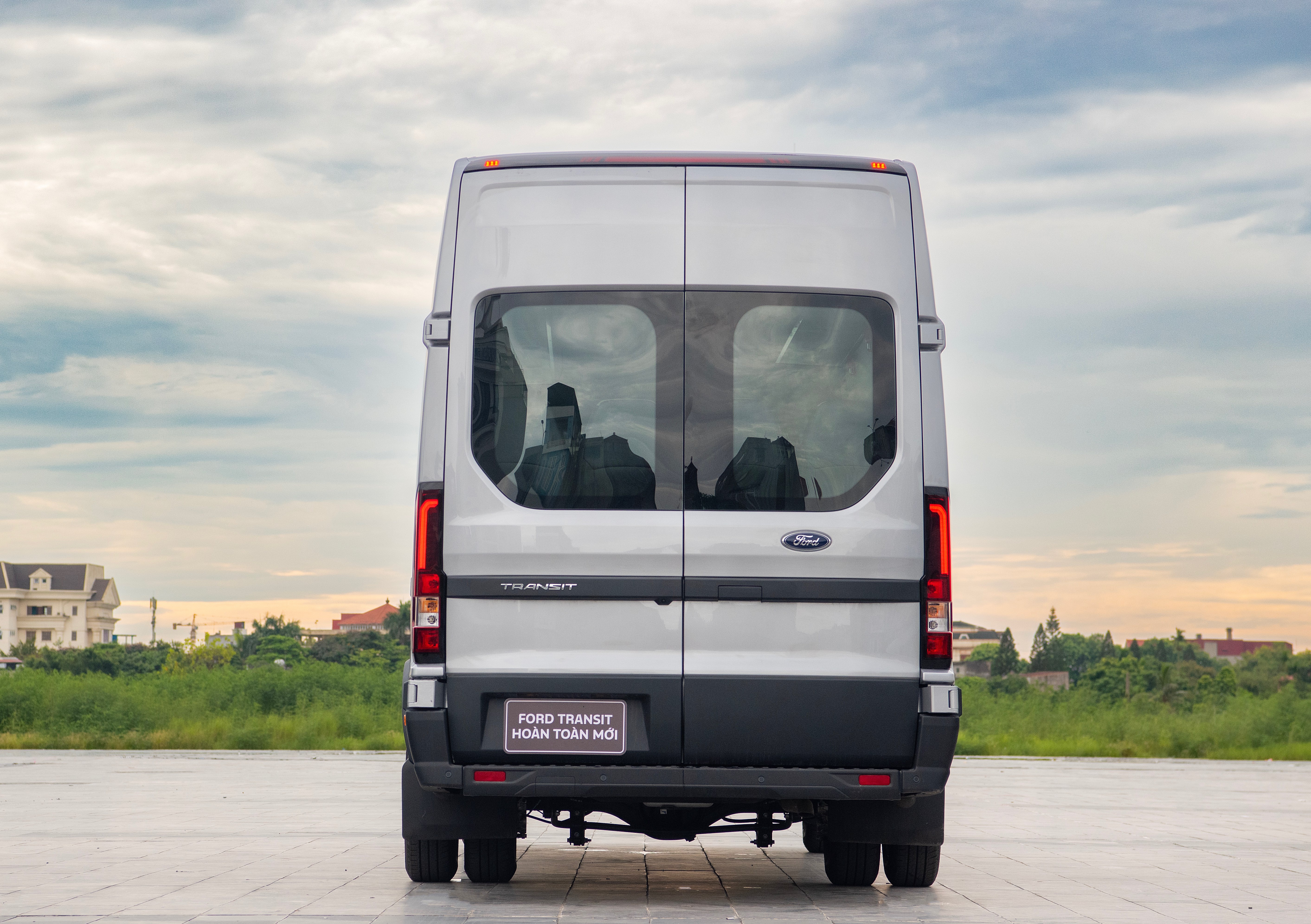 Ford Transit 2024 anh 5