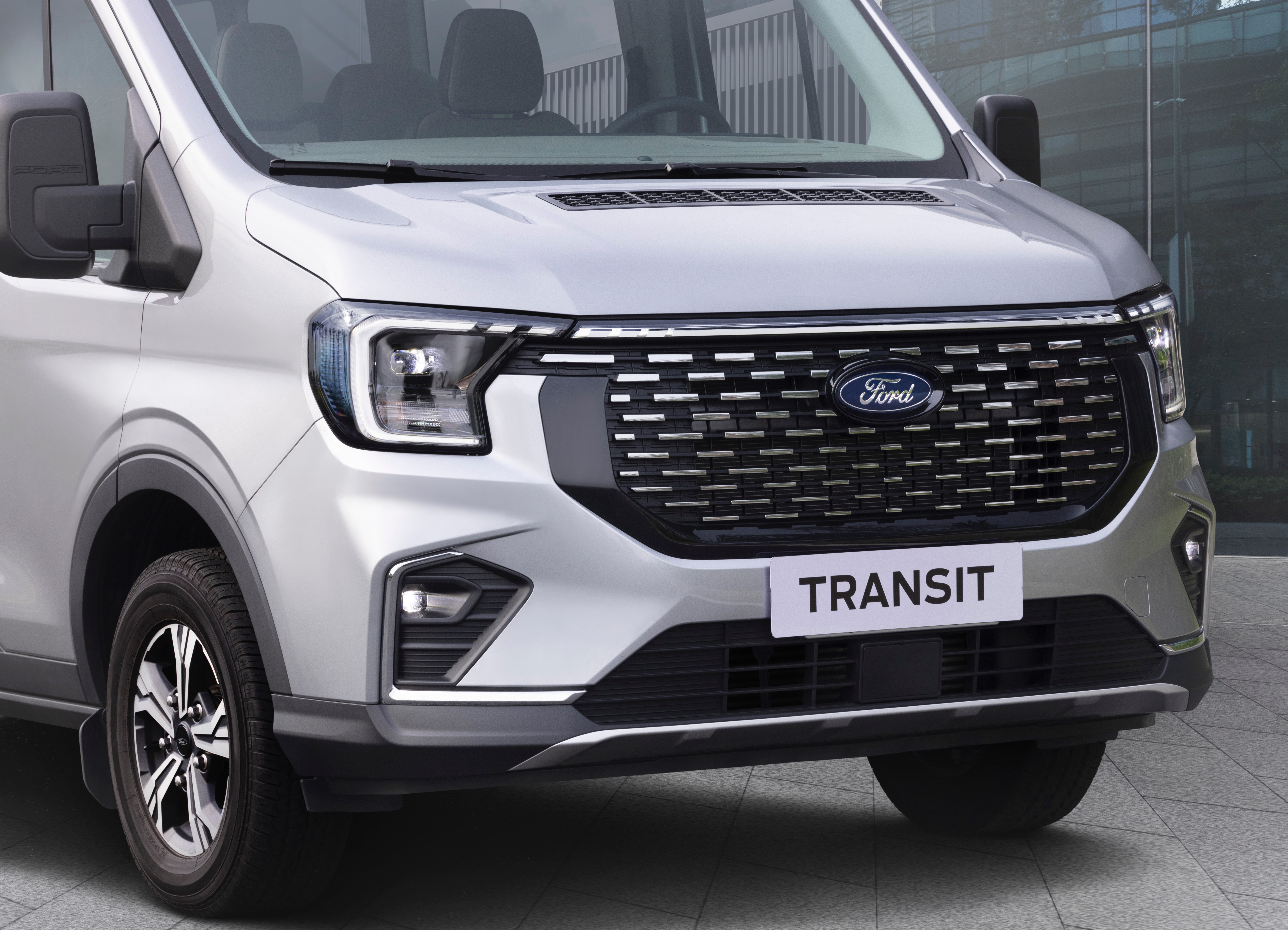 Ford Transit 2024 anh 2