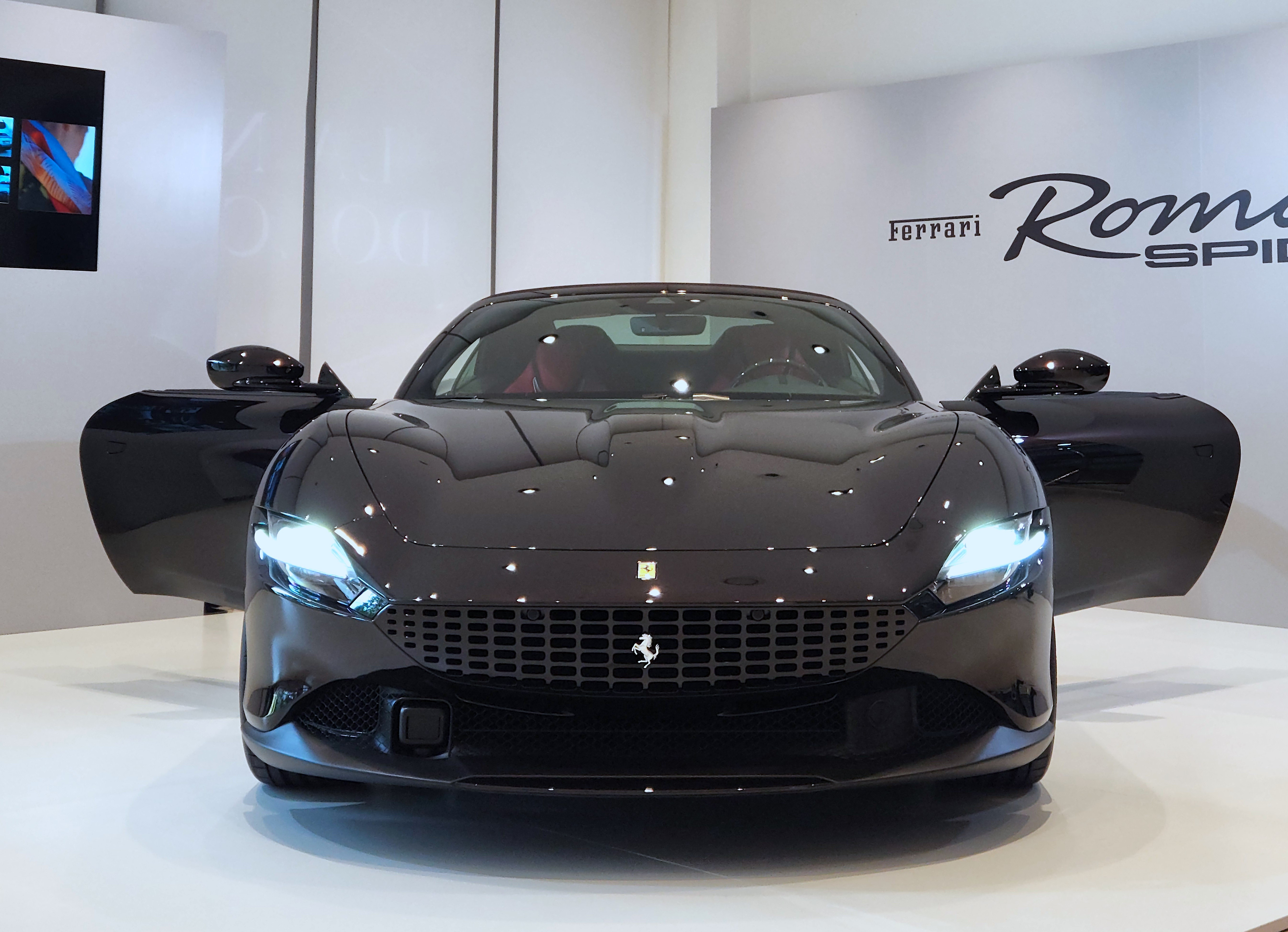 Ferrari Roma Spider anh 4