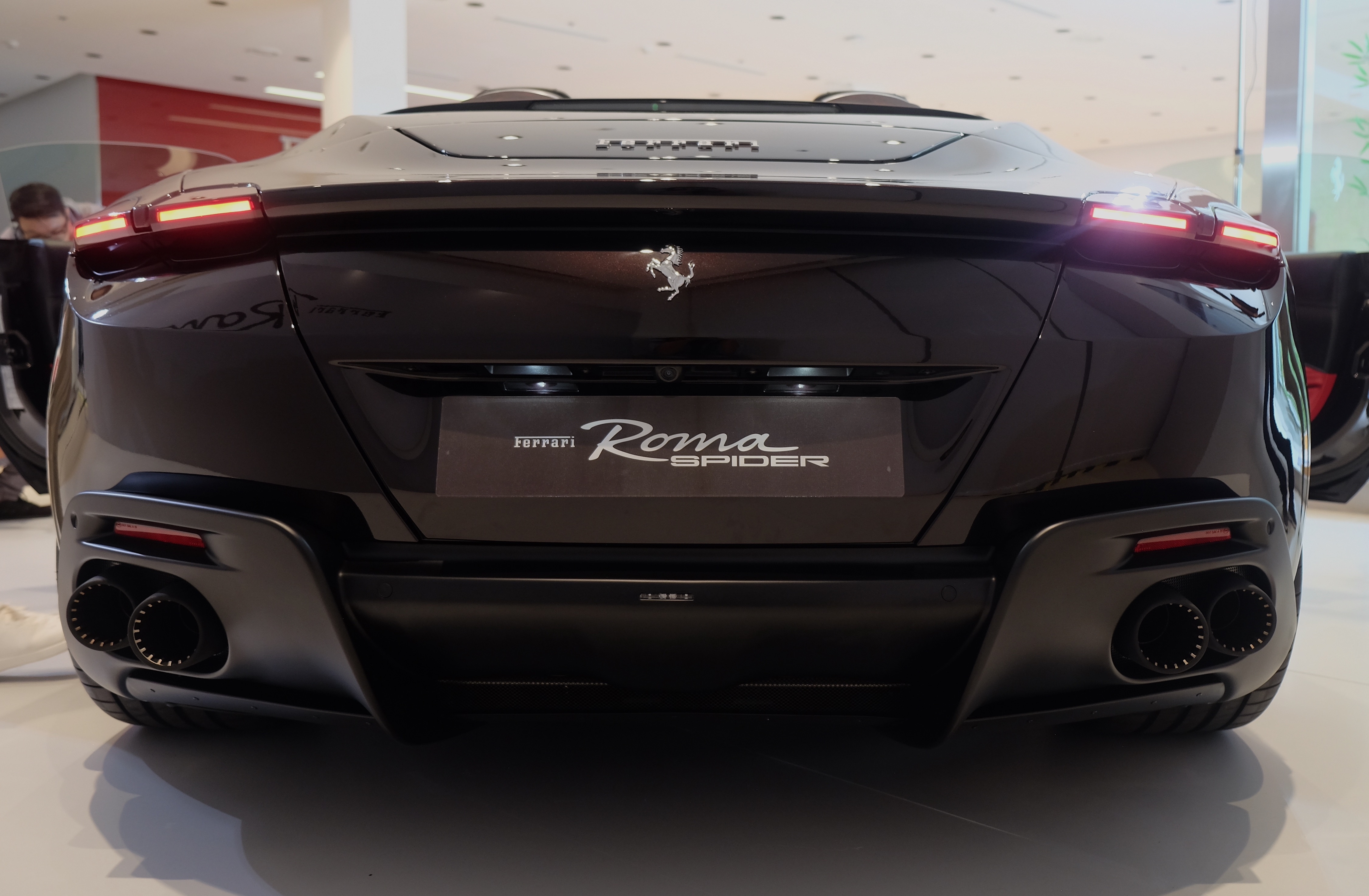 Ferrari Roma Spider anh 7