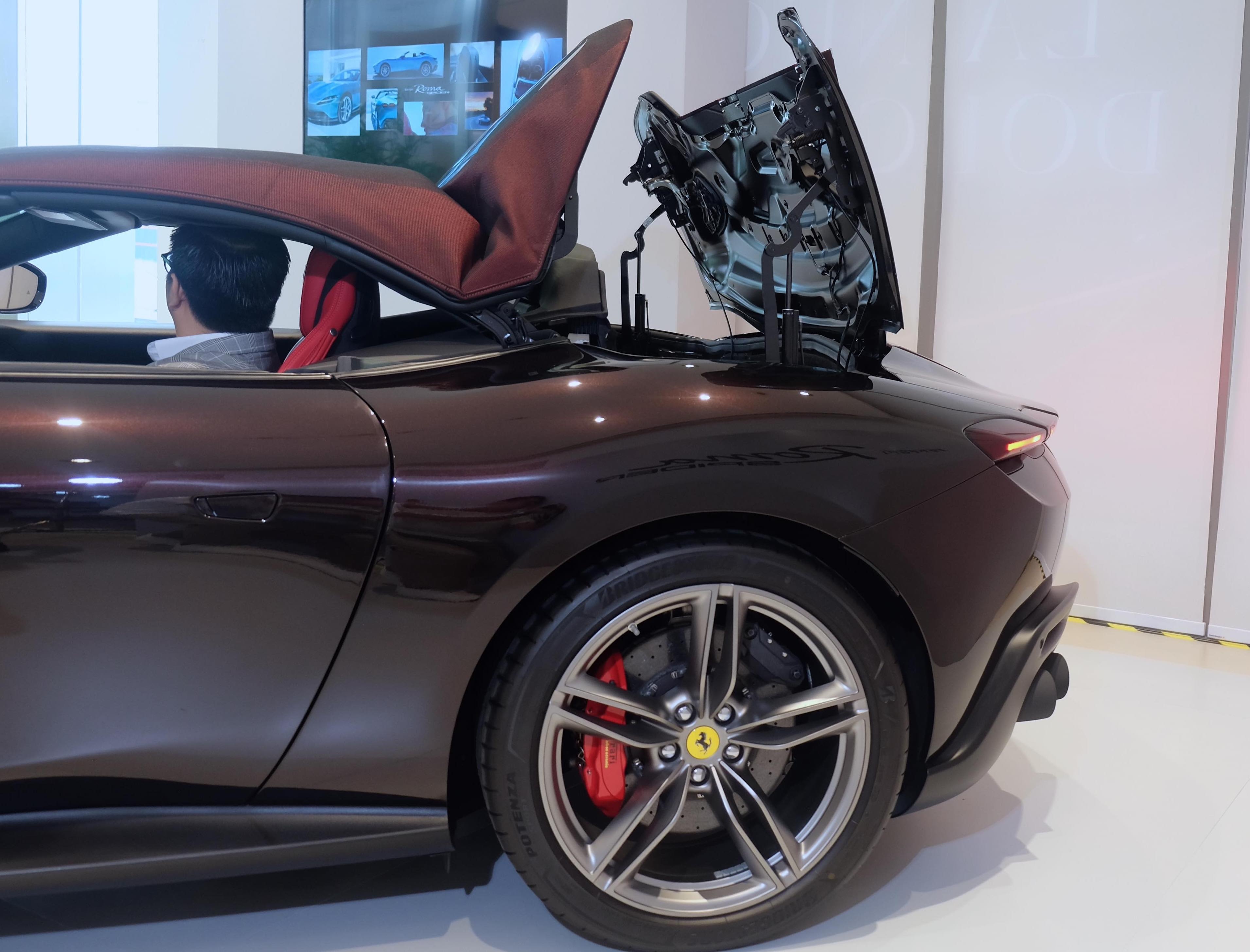 Ferrari Roma Spider anh 9