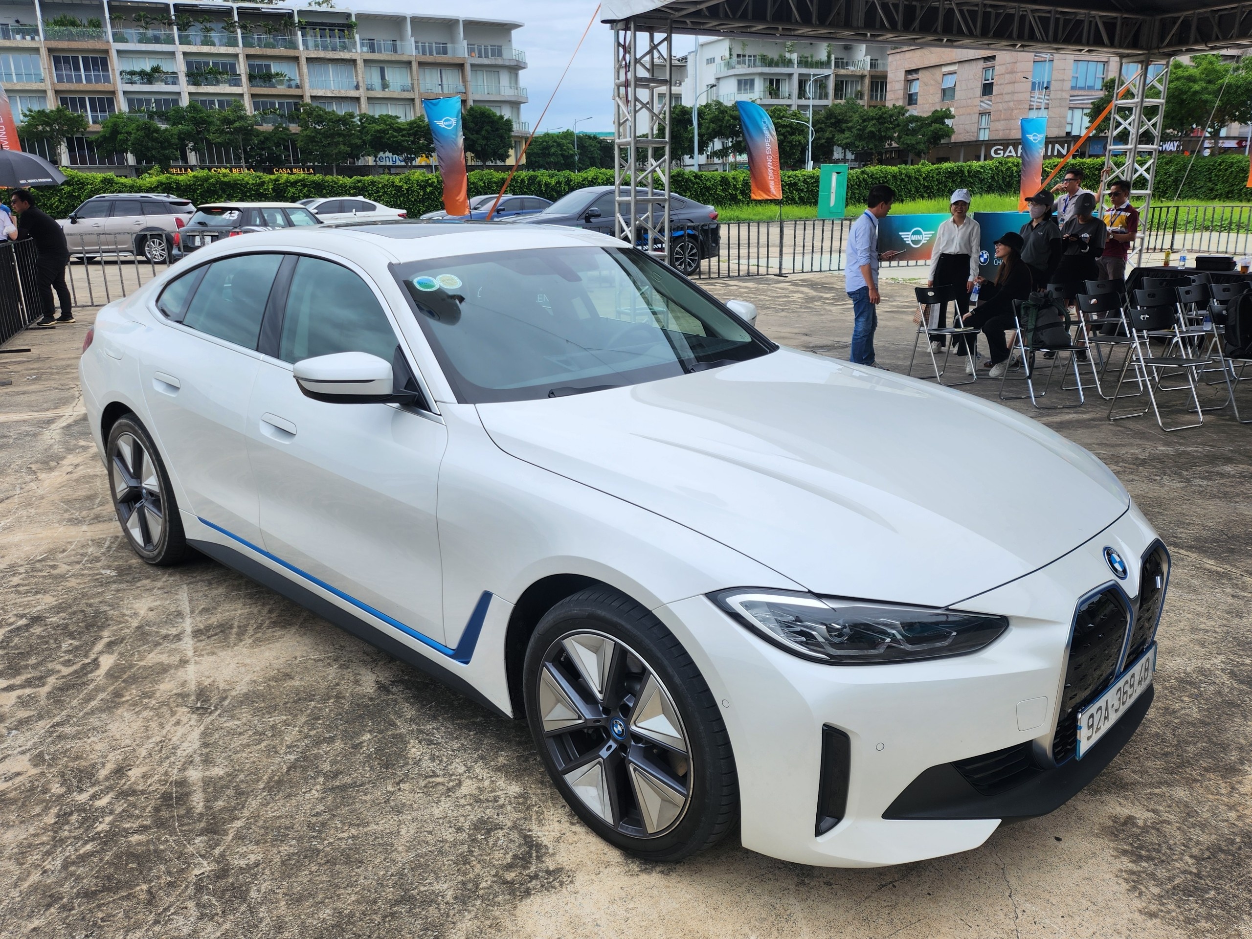 BMW i4 anh 1