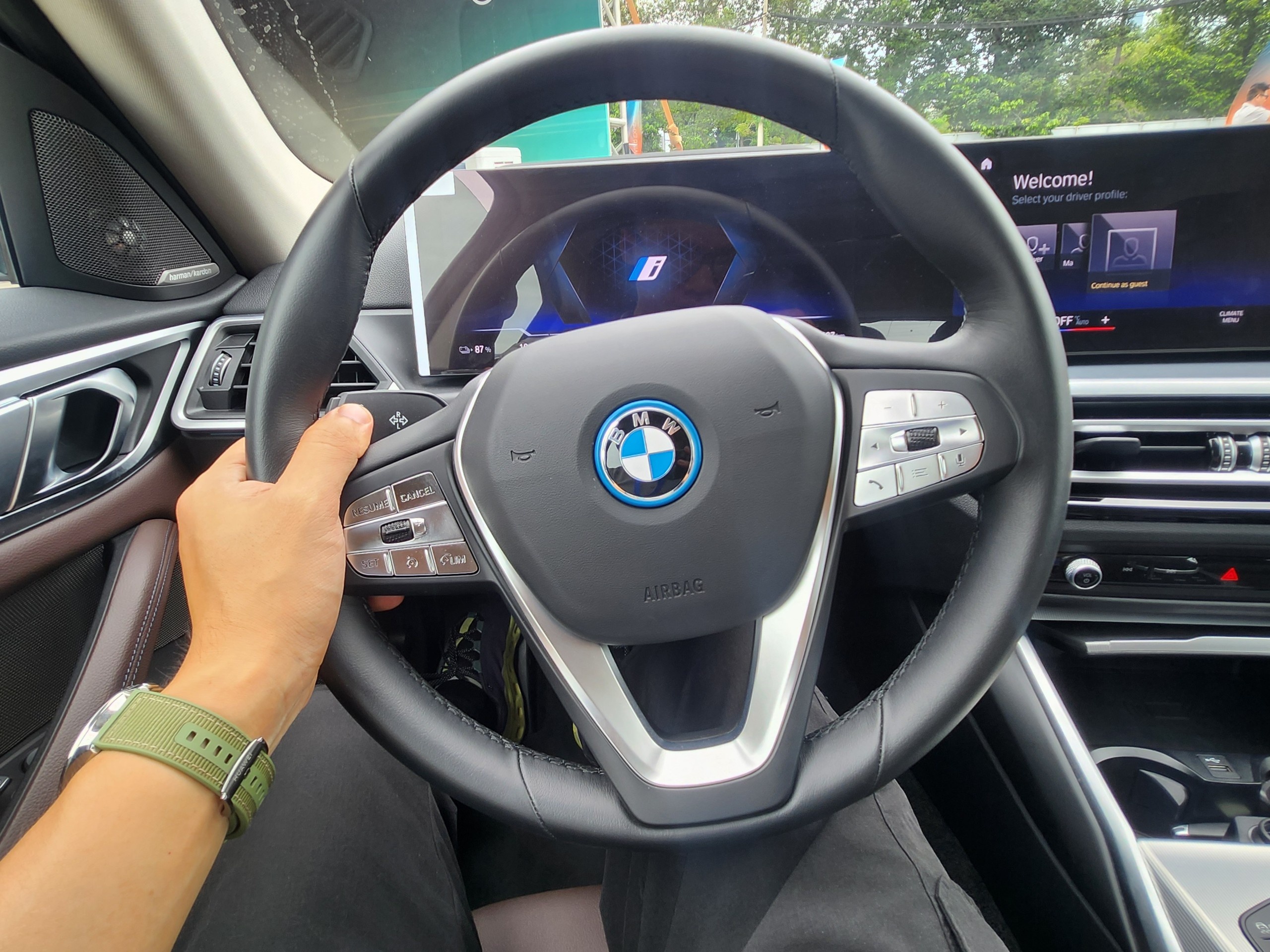 BMW i4 anh 11