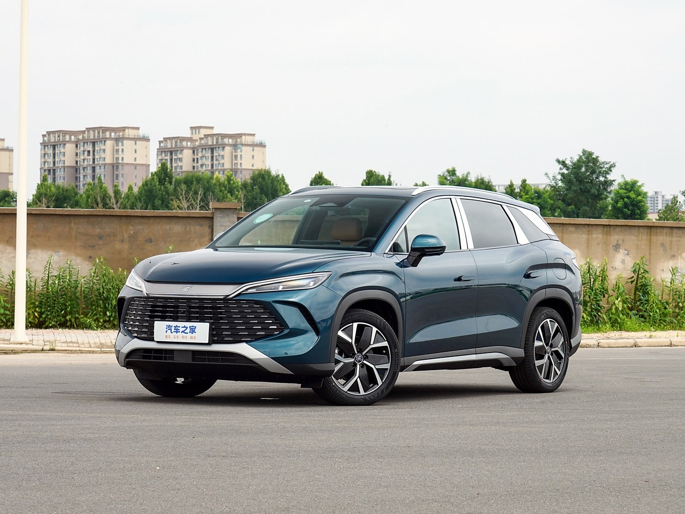 Chi tiet BYD Song L - SUV hybrid chay duoc 1.500 km cho mot lan sac hinh anh