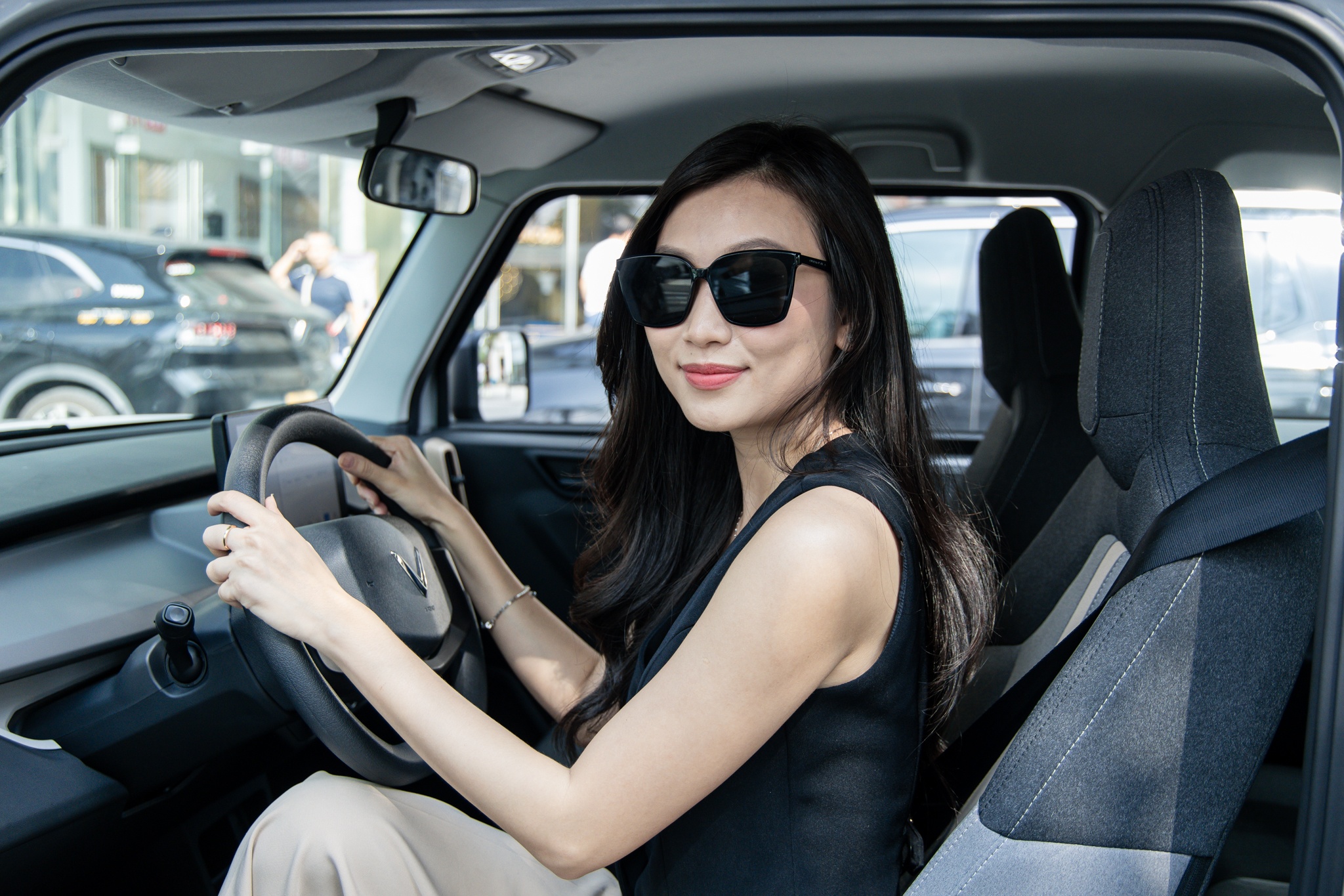 Tu lai oto, di may bay ve que don Tet - giai phap nao hop ly hon? hinh anh