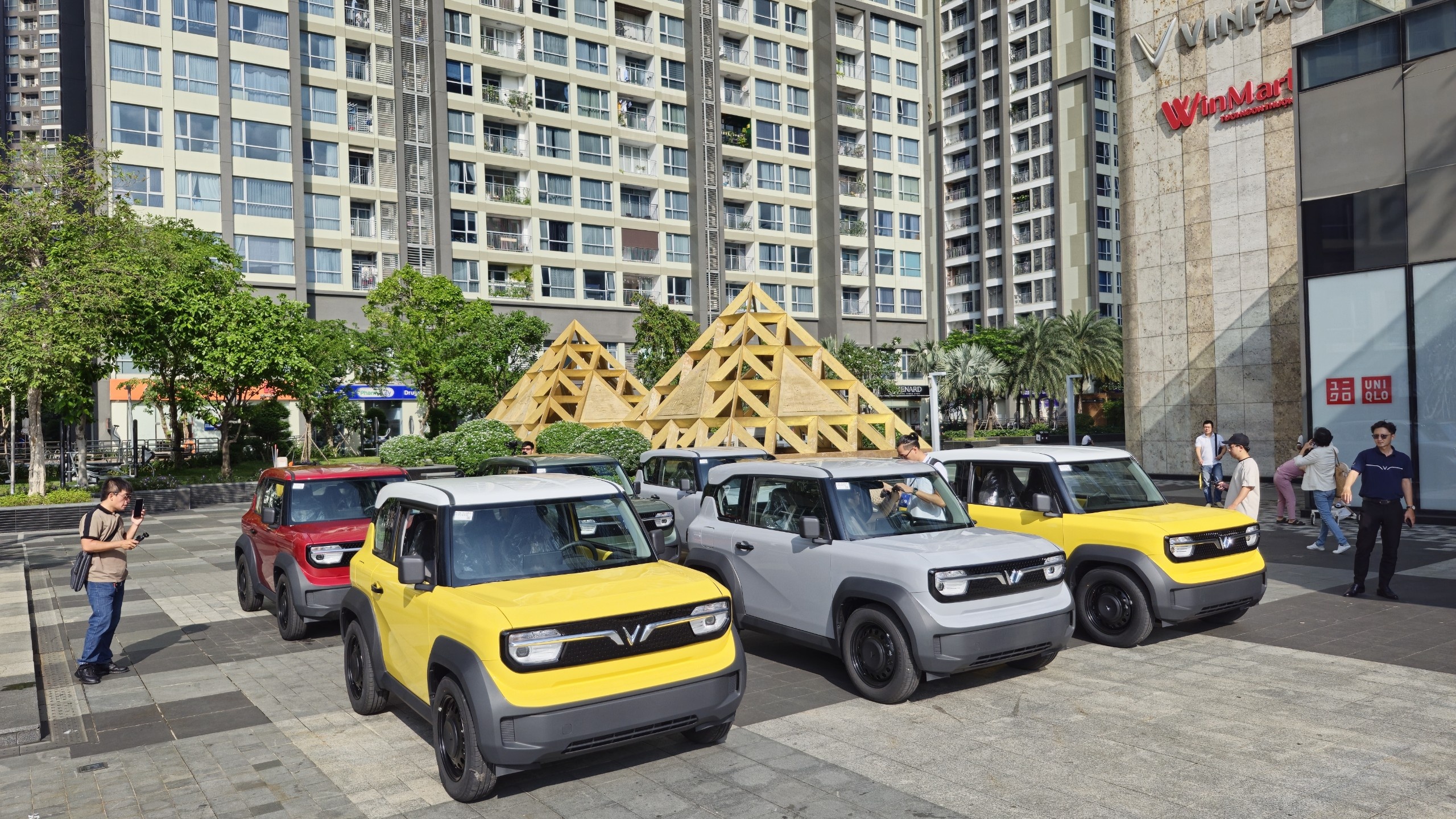 Nhung hinh anh dau tien cua VinFast VF 3 ban thuong mai tai TP.HCM hinh anh