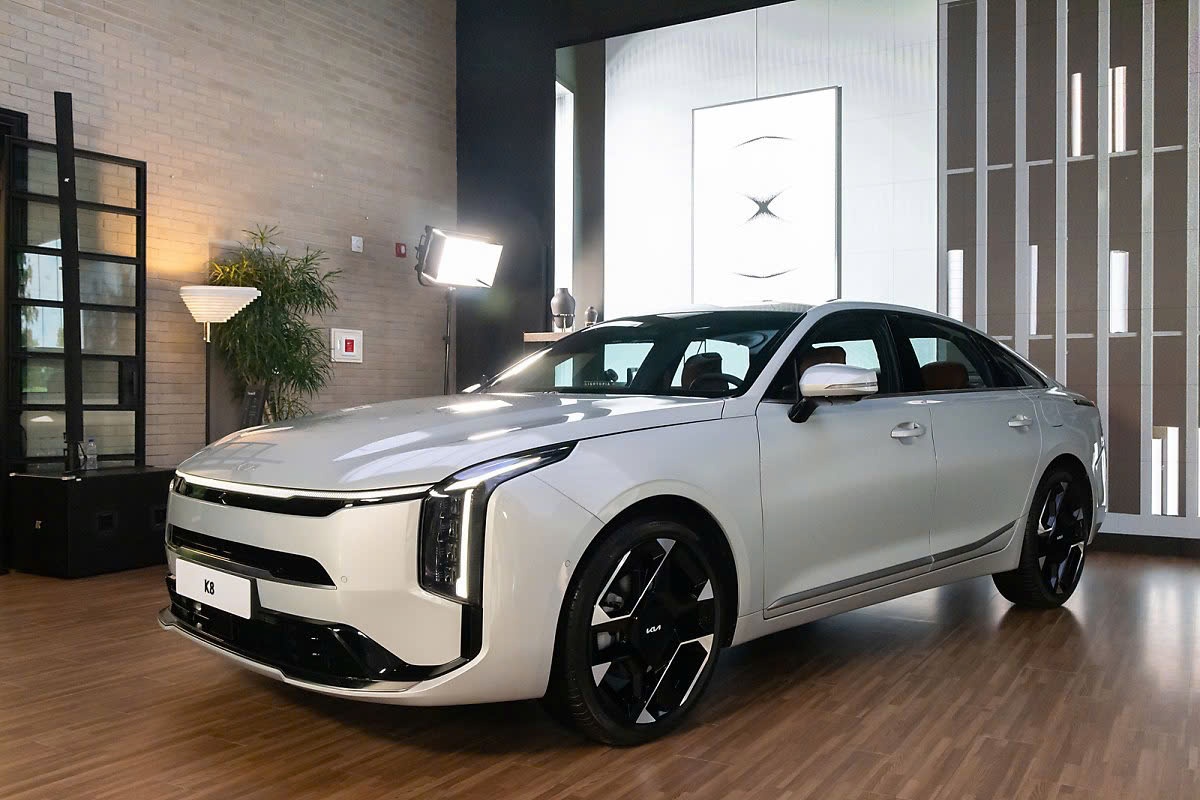 Kia K8 2025 ra mat - lot xac thiet ke, giu nguyen dong co hinh anh