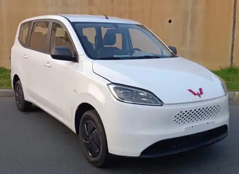 MPV Wuling Hongguang EREV trong nhu the nao? hinh anh