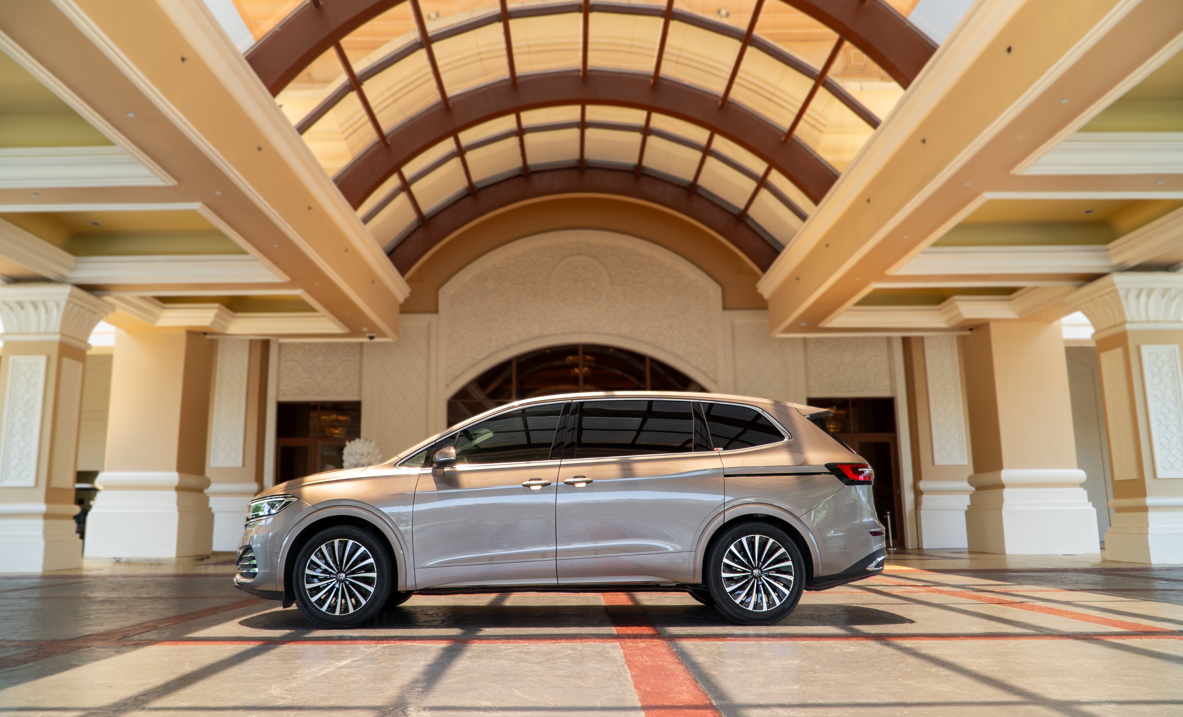 Volkswagen Viloran anh 6