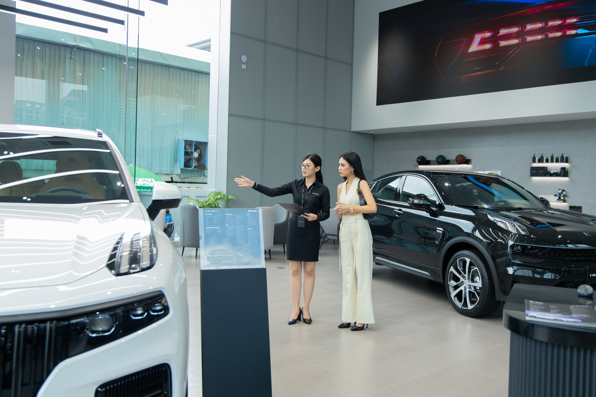 Chieu 'hut khach' cua cac hang xe moi tai Viet Nam hinh anh