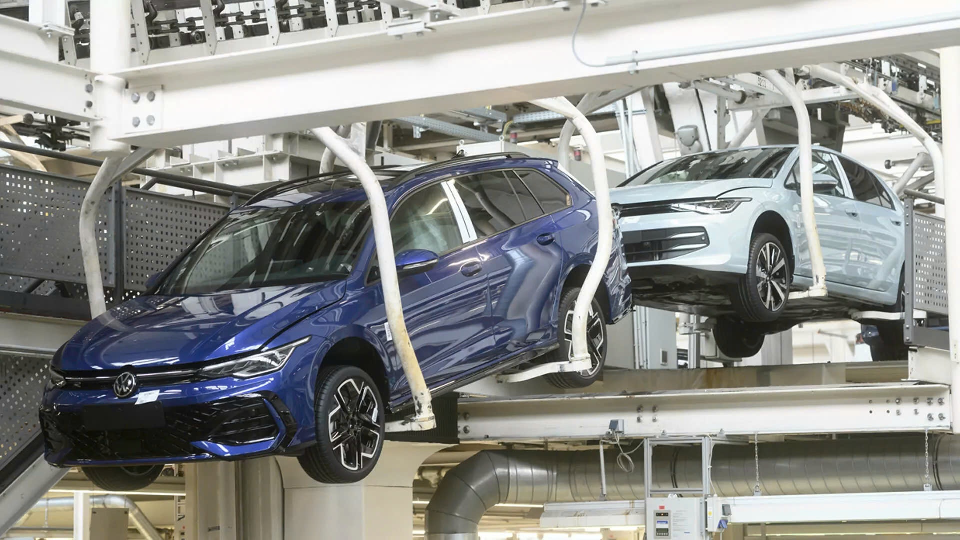 Volkswagen se dong cua loat nha may hinh anh