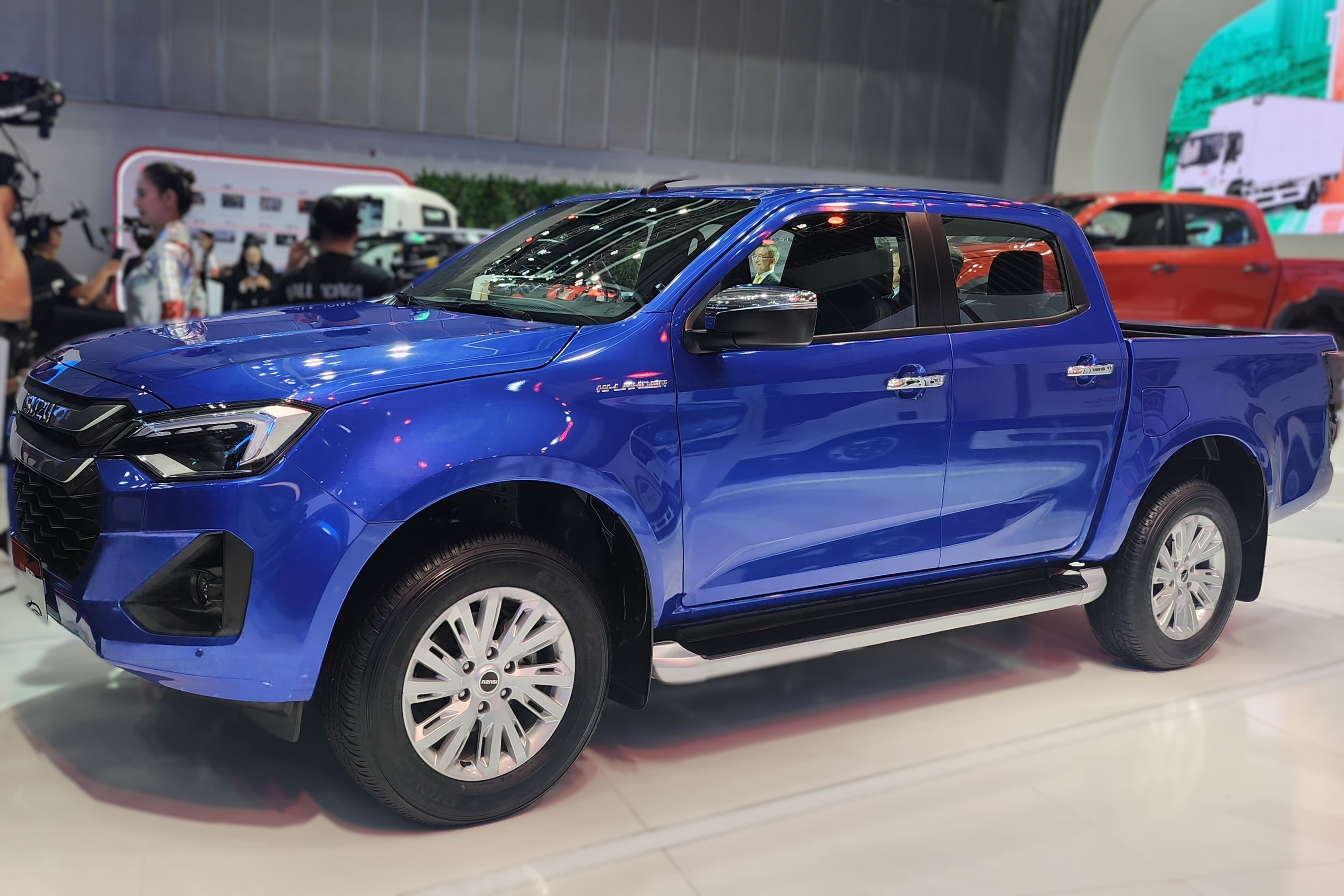 Isuzu D-max anh 9