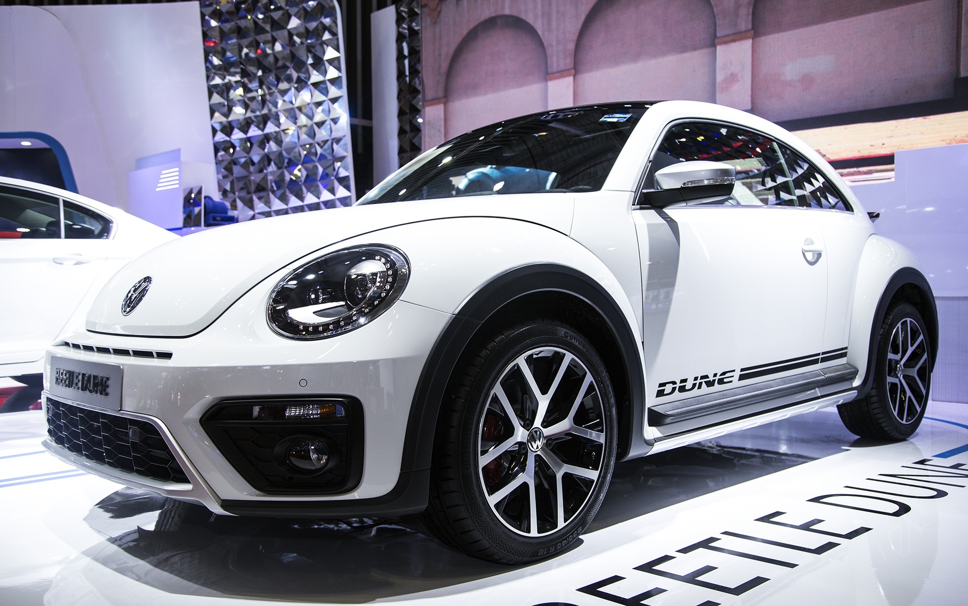 Gan 115.000 xe Volkswagen co nguy co no tui khi hinh anh