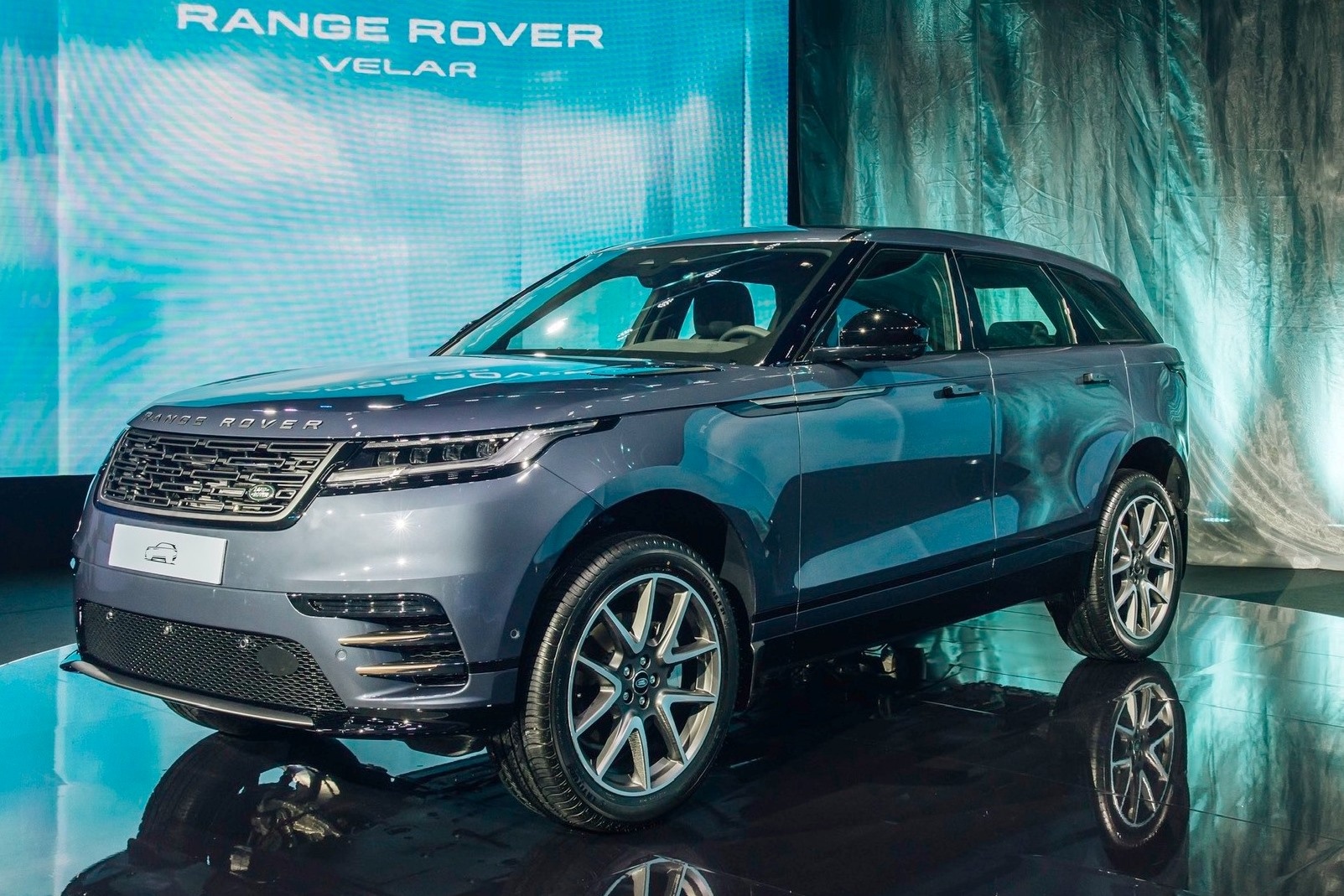 Range Rover Velar 2025 ra mat Viet Nam, gia cao nhat 5,689 ty dong hinh anh