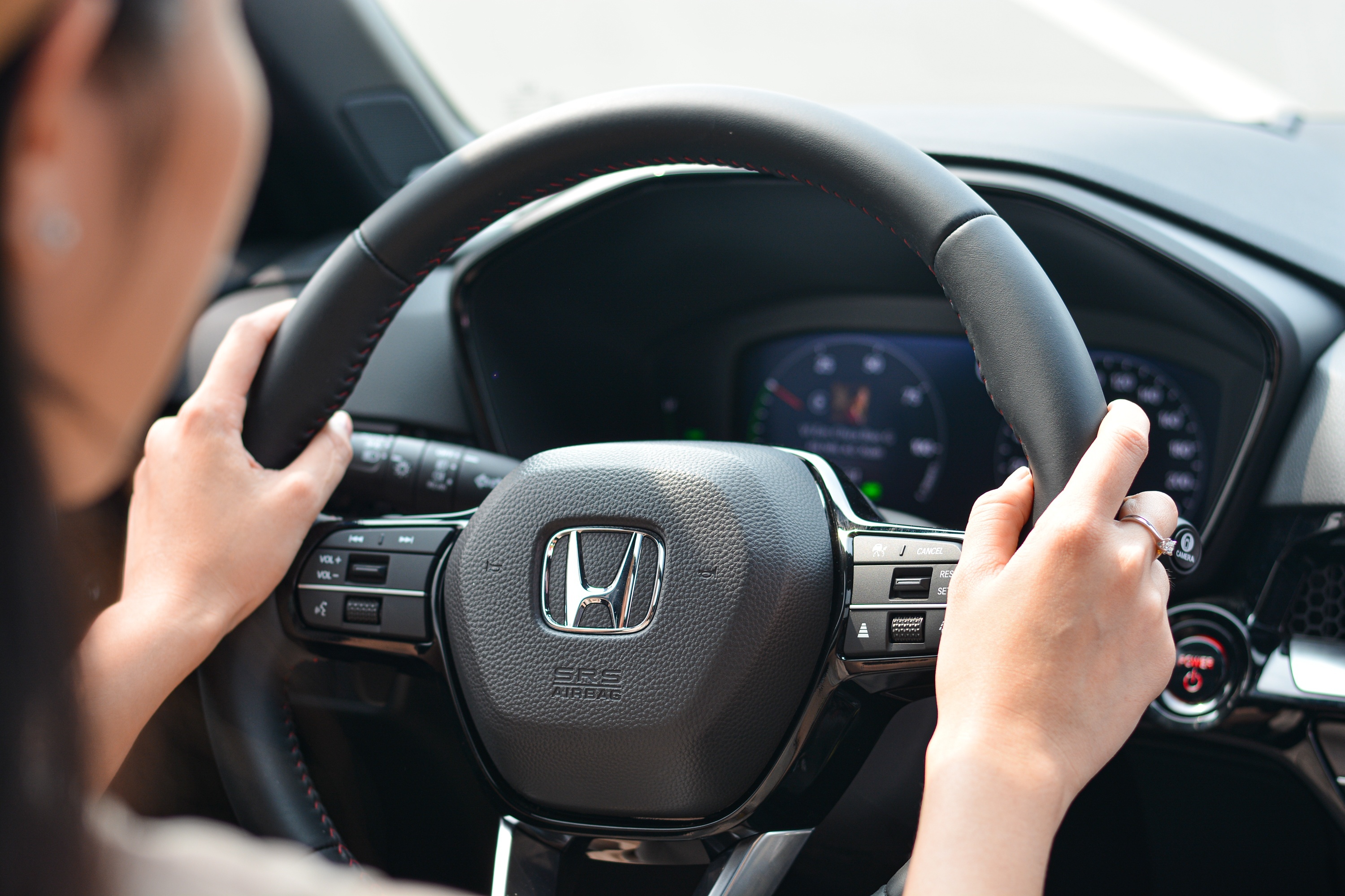 Nguoi dong tinh, nguoi lo lang ve muc phat vi pham giao thong moi hinh anh