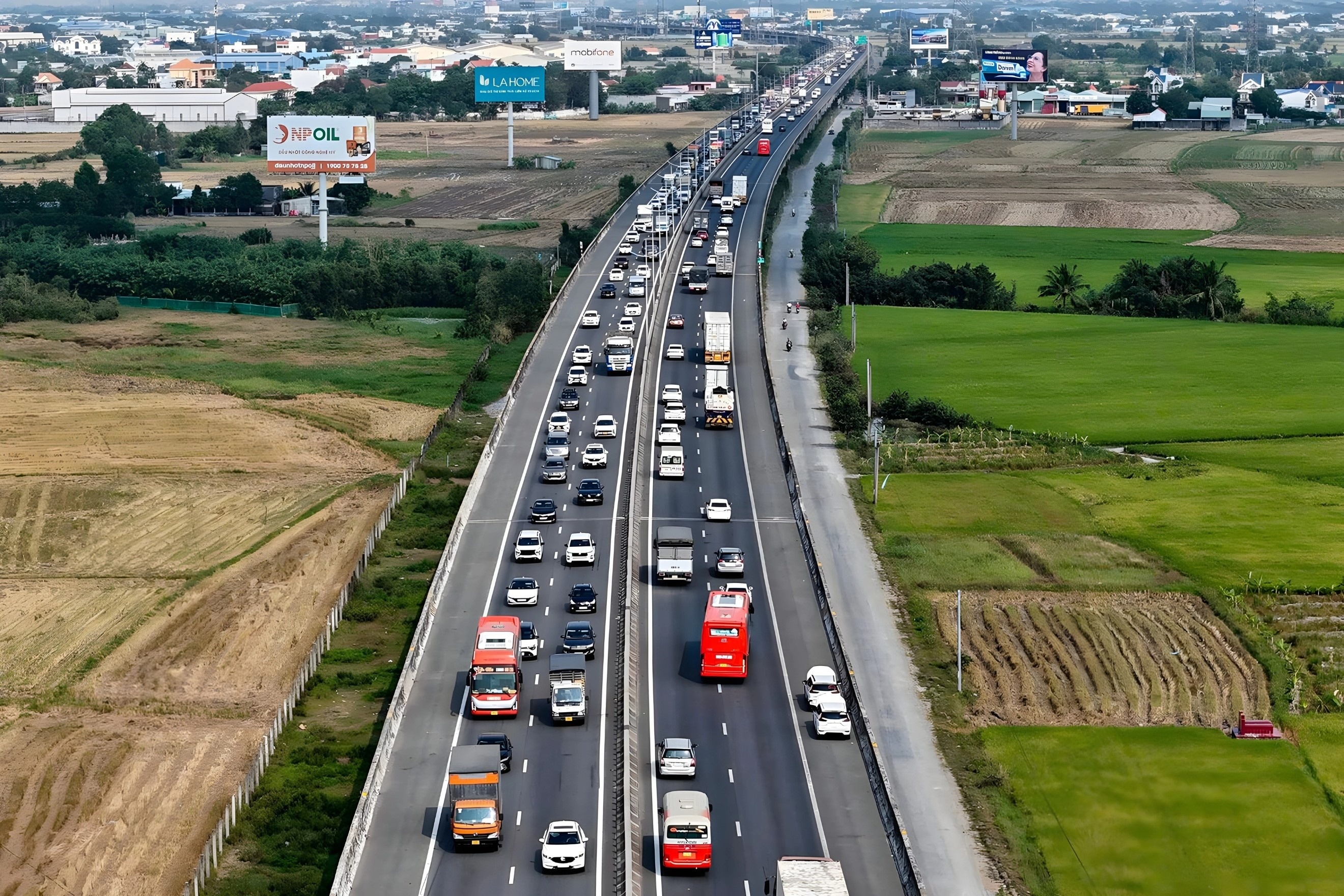 Lai xe choi Tet bi phat nguoi, bao lau se co ket qua? hinh anh