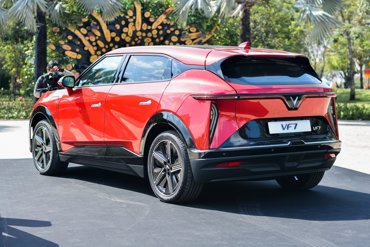 VinFast,  VinFast VF 7 anh 2