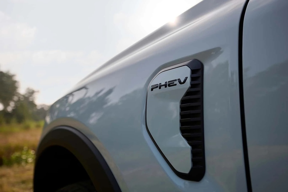Xe plug-in hybrid khong