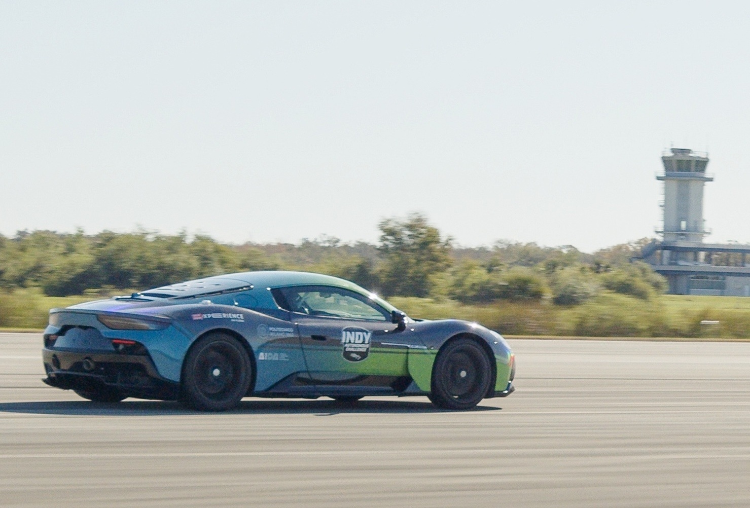 Maserati MC20 tu lai o toc do 318 km/h hinh anh