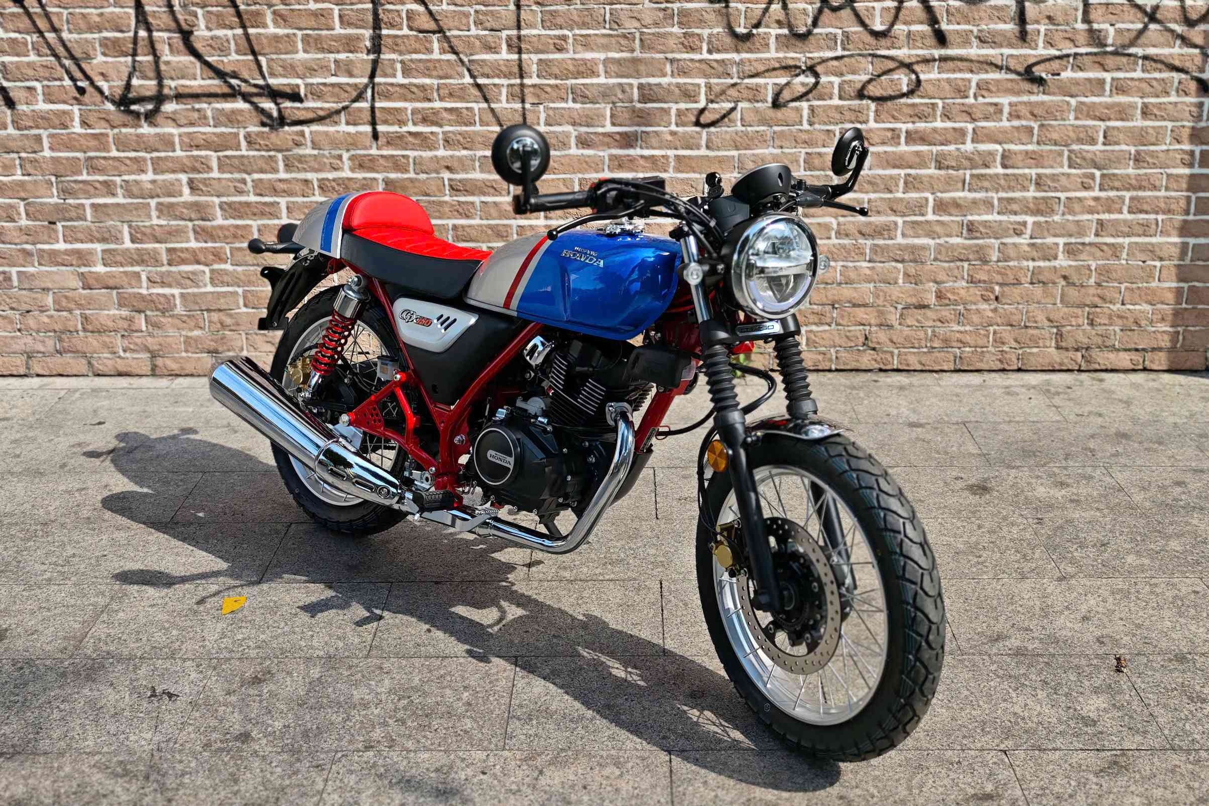 Honda CGX 150 xuat hien tai Viet Nam - gia tu 70 trieu dong hinh anh