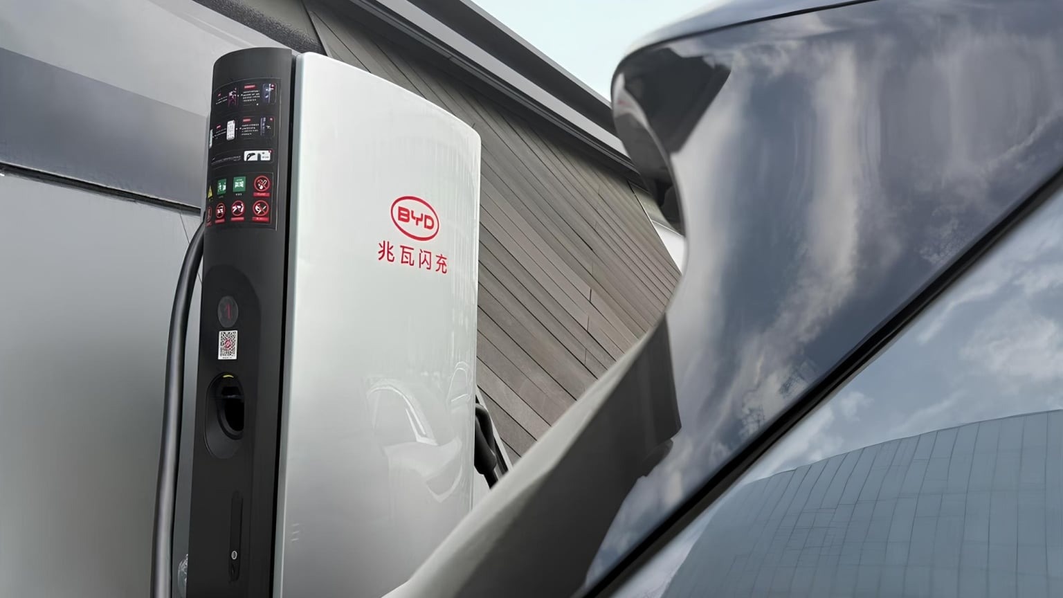 BYD gap kho voi xe dien, ca chau Au va Viet Nam deu chuyen huong PHEV hinh anh