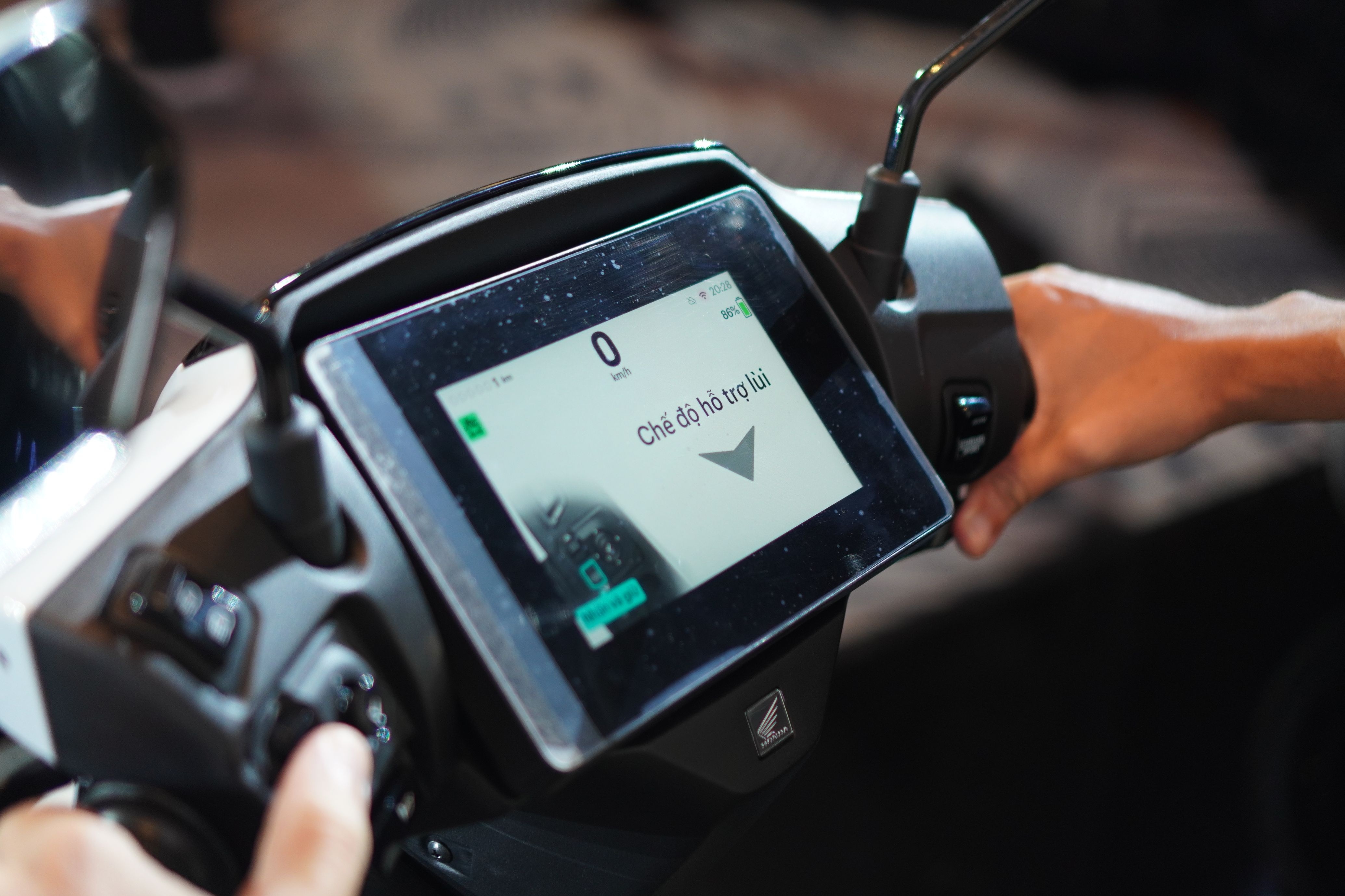 Toan tinh cua Honda voi xe may dien khong ban, chi cho thue hinh anh