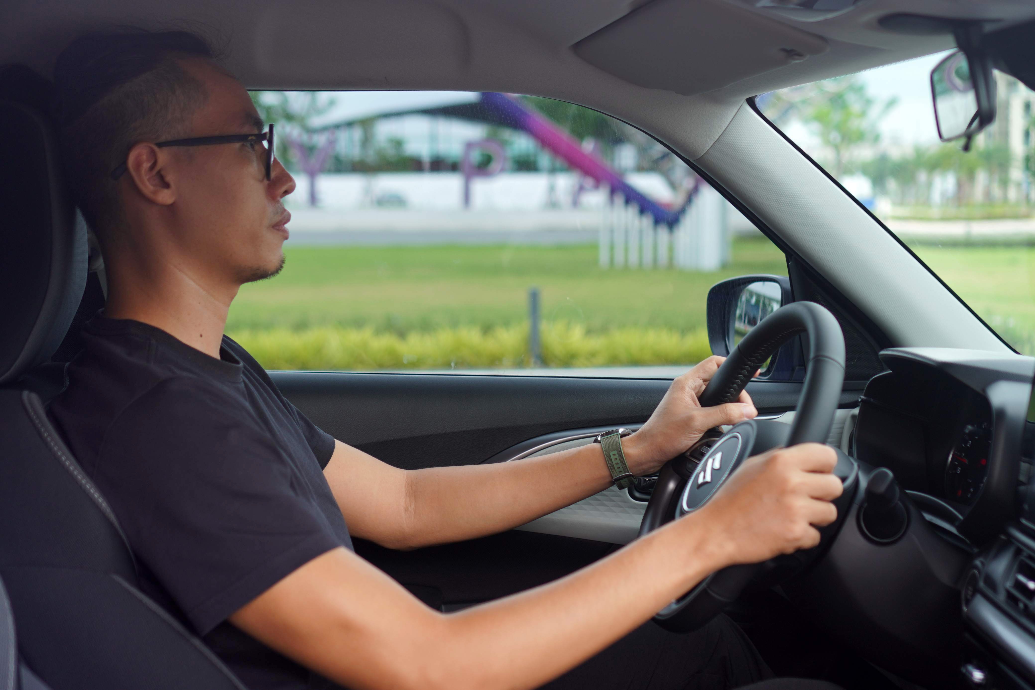 Già đến tuổi bao nhiêu sẽ bị cấm lái xe?