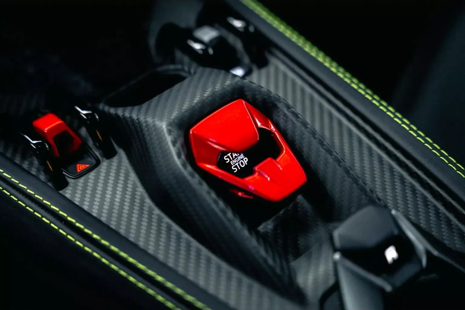 Lamborghini Revuelto anh 3