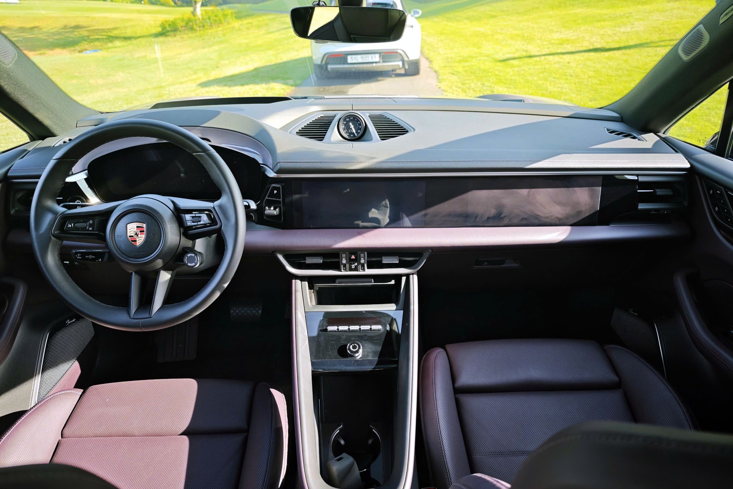 Porsche Macan 4 EV anh 8