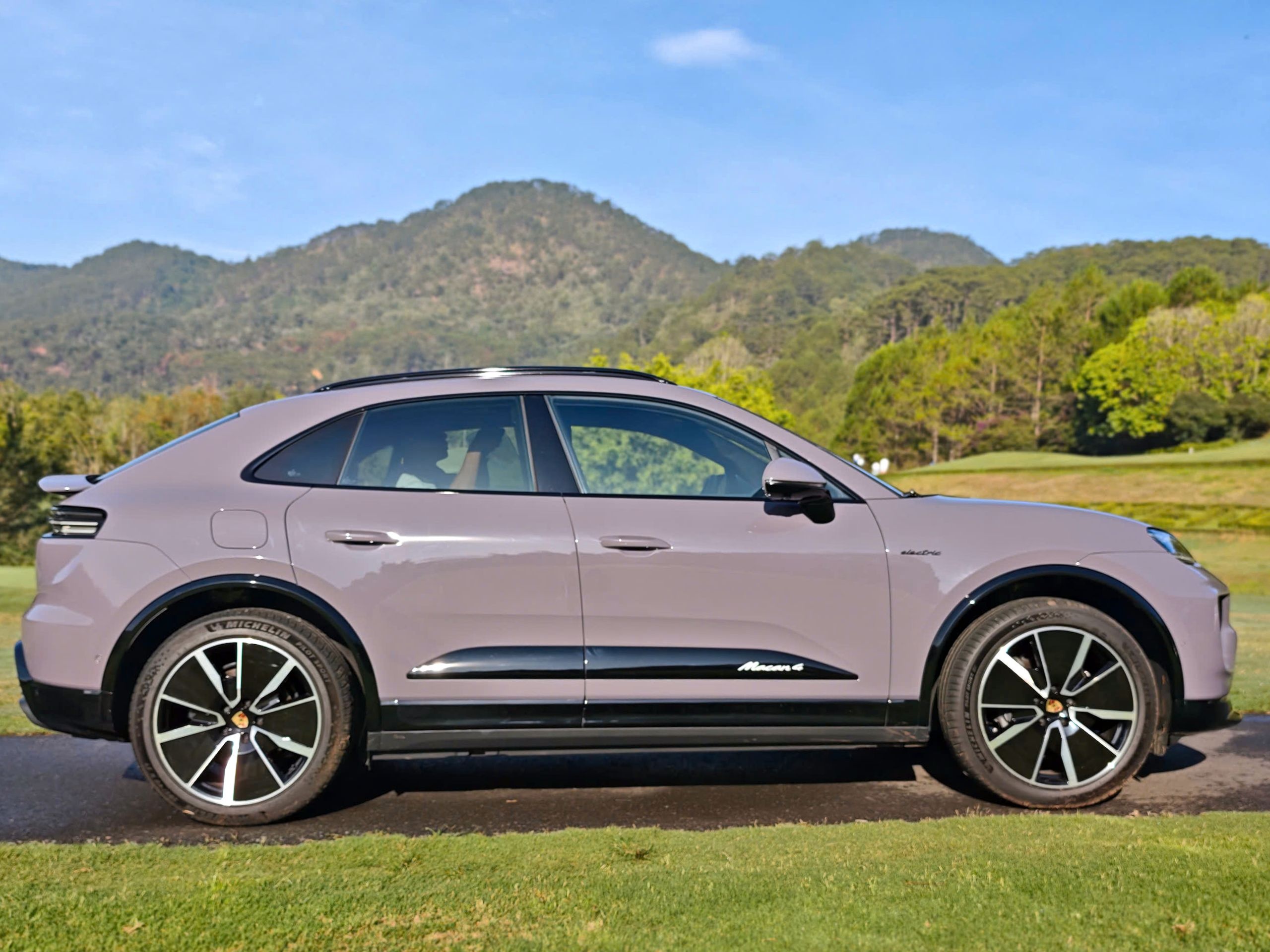 Porsche Macan 4 EV anh 2